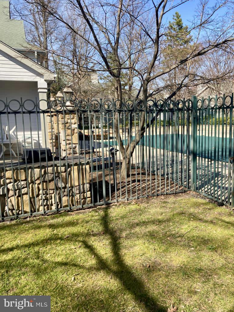 STONECROFT CONDO - Residential Lease