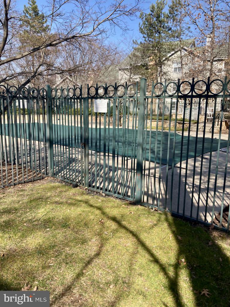 STONECROFT CONDO - Residential Lease