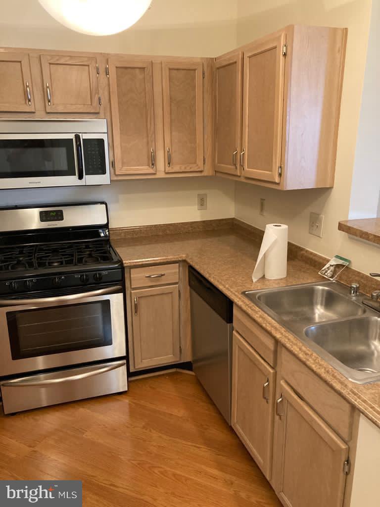 STONECROFT CONDO - Residential Lease