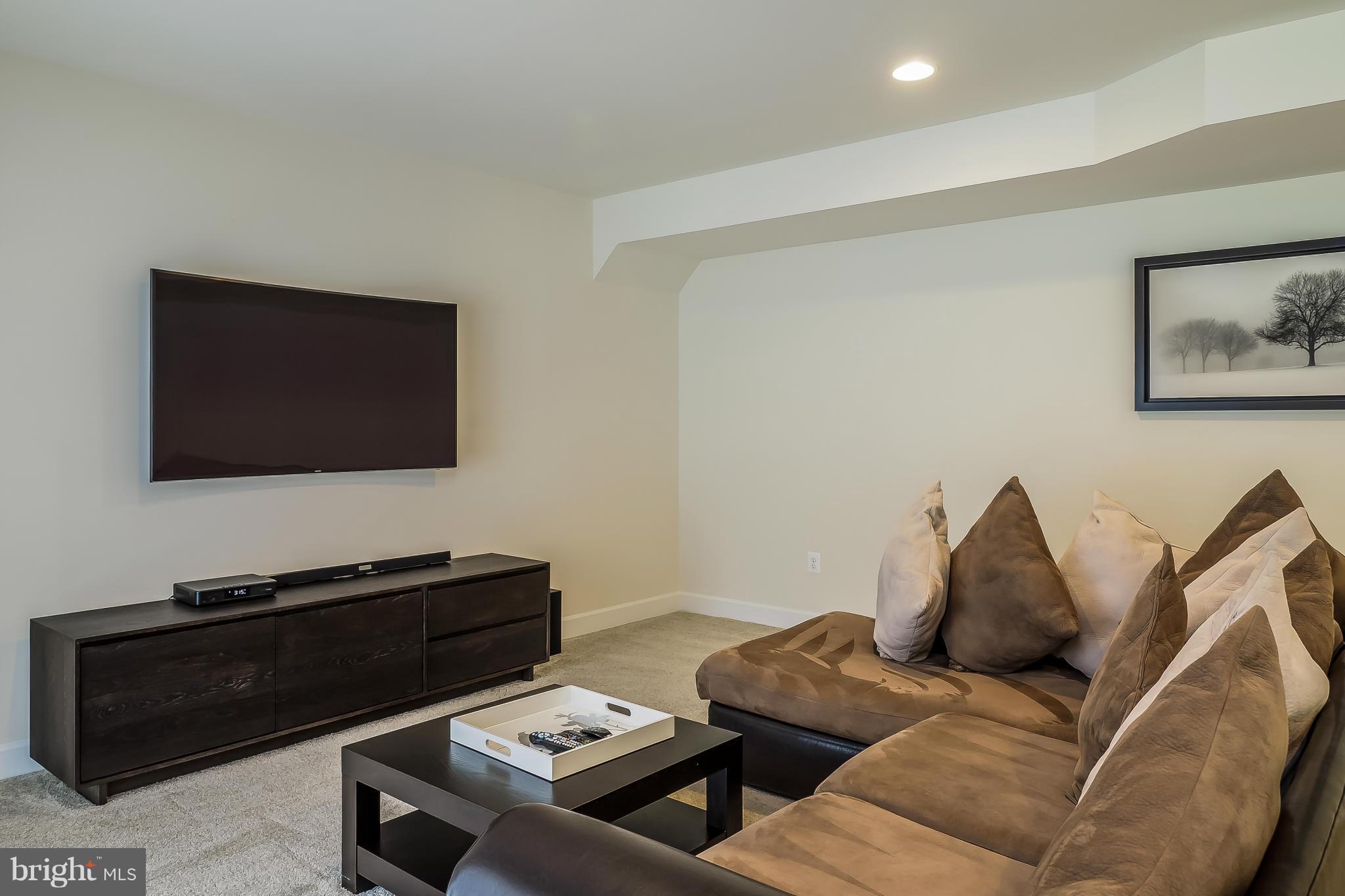 HISTORIC SELMA ESTATES - Residential