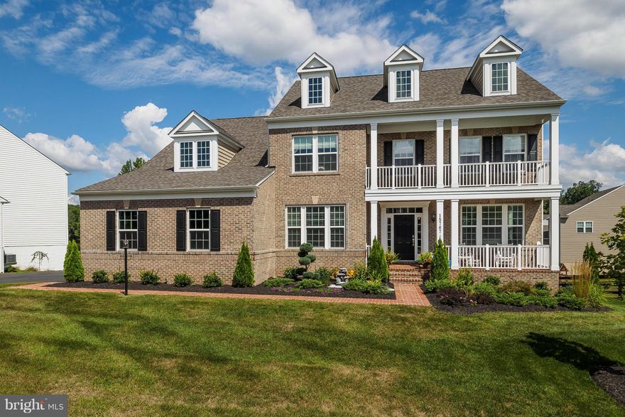 GORGEOUS 5 BR, 4.5 BA LUXURY HOME ON LARGE, PRIVATE LOT! MANY DESIGN FEATURES THROUGHOUT-SHOWS LIKE A MODEL! MAIN LVL FEATURES FORMAL LR, DR, FAMILY ROOM W/FP & GOURMET KITCHEN W/GRANITE, CUSTOM CABINETS, PREP ISLAND & SS APPLIANCES! SPACIOUS MASTER SUITE COMPLETE W/SITTING ROOM, DESIGNER BATH W/SOAKING TUB & SHOWER PLUS WALK IN CLOSET! FINISHED WALK OUT LL WITH PLAYROOM, DEN, BEDROOM & FULL BATH!