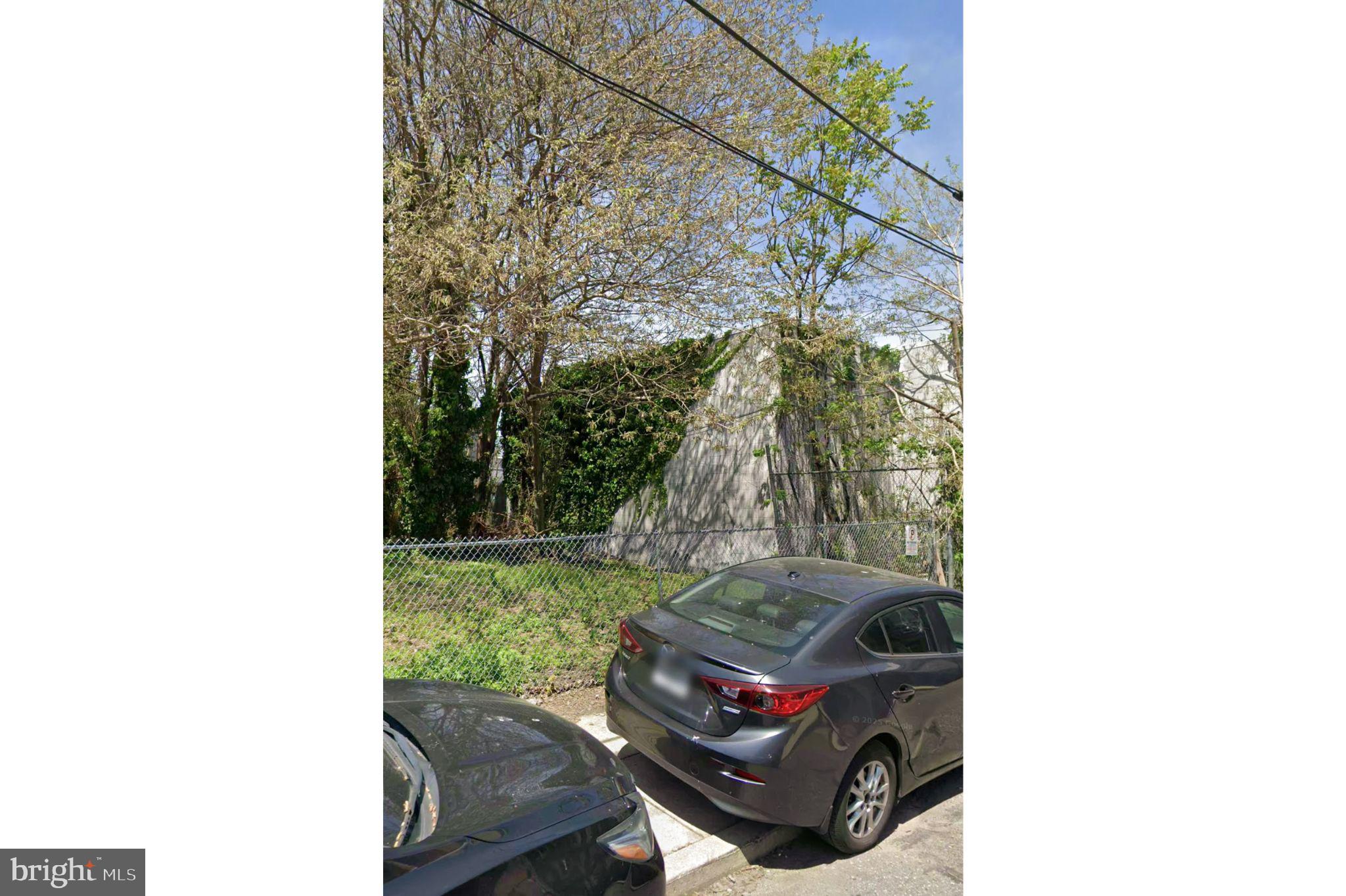 PHILADELPHIA (SOUTH) - Land