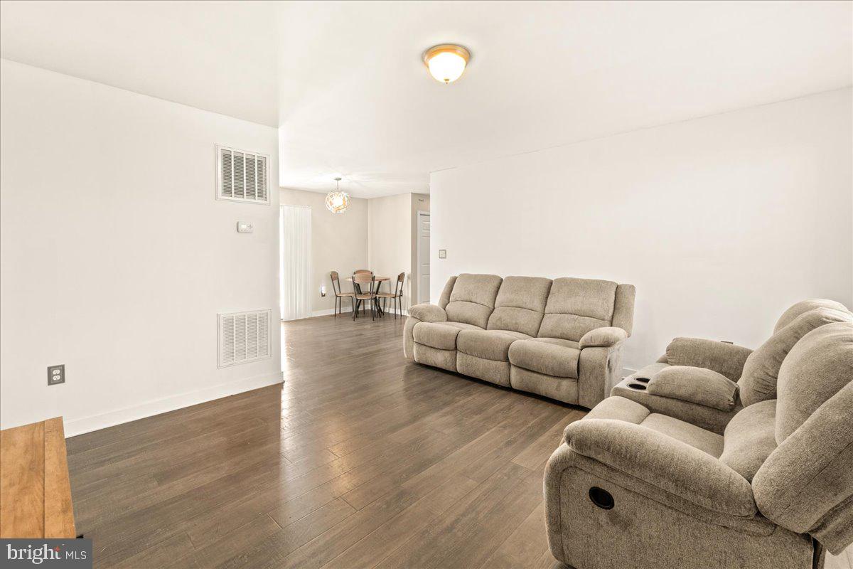 ELIZABETH STATION - Residential