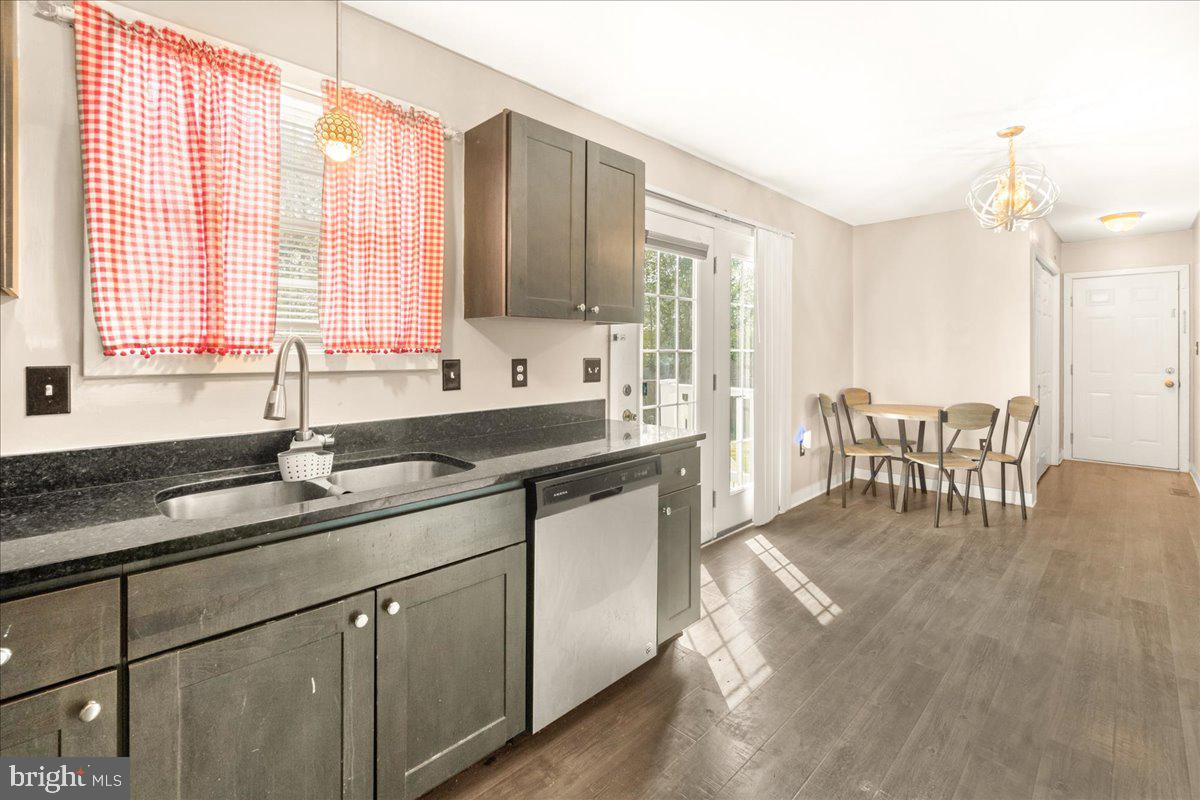 ELIZABETH STATION - Residential