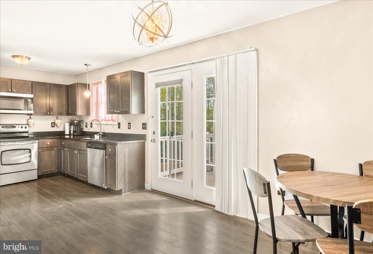 ELIZABETH STATION - Residential