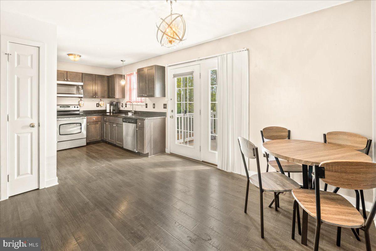 ELIZABETH STATION - Residential