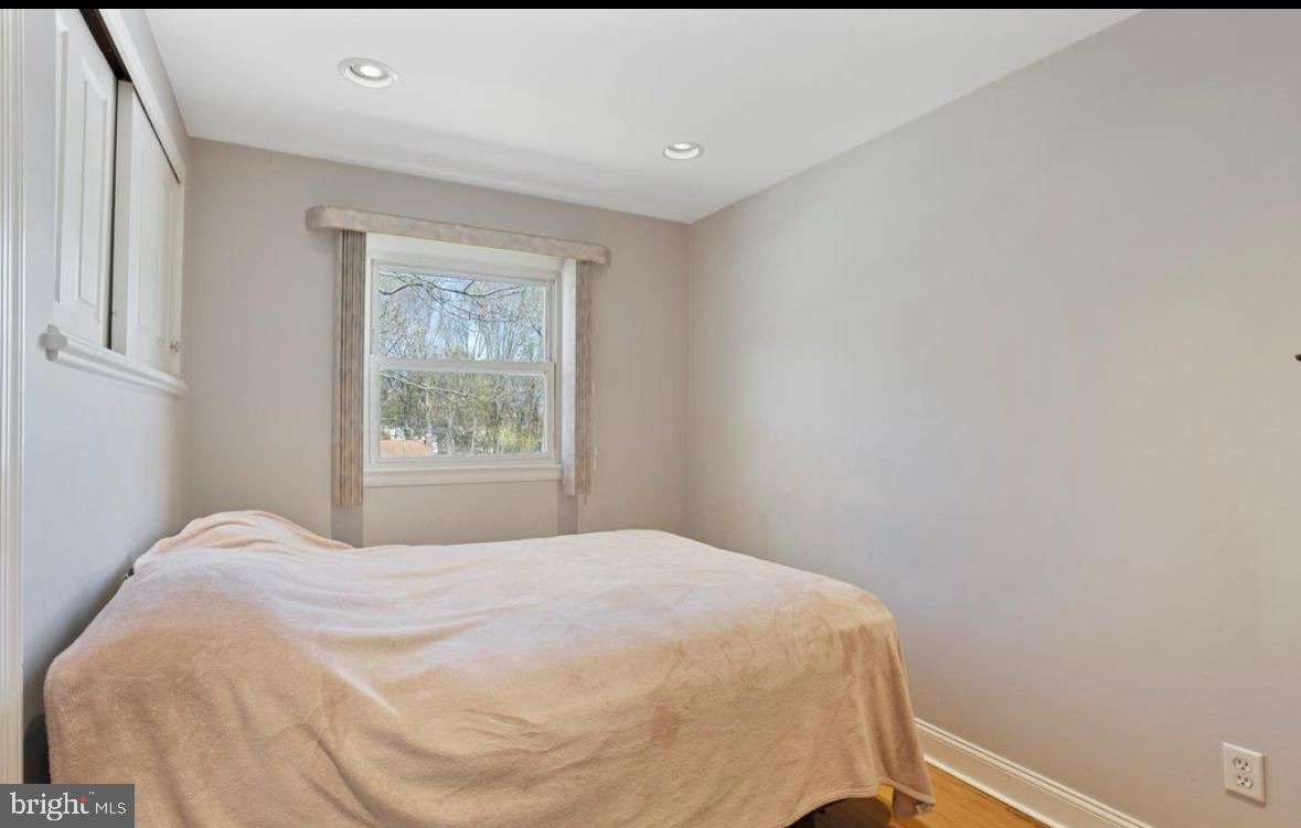 LAWRENCE PARK - Residential