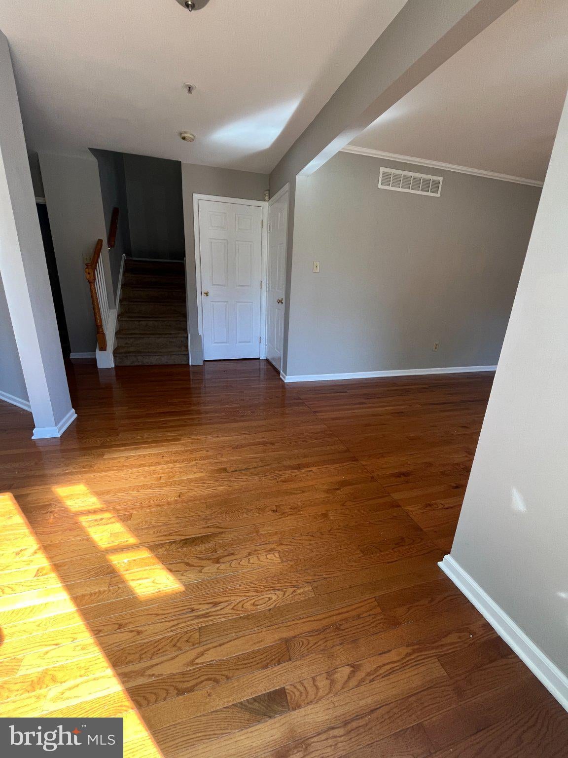835 ROSEHILL DRIVE