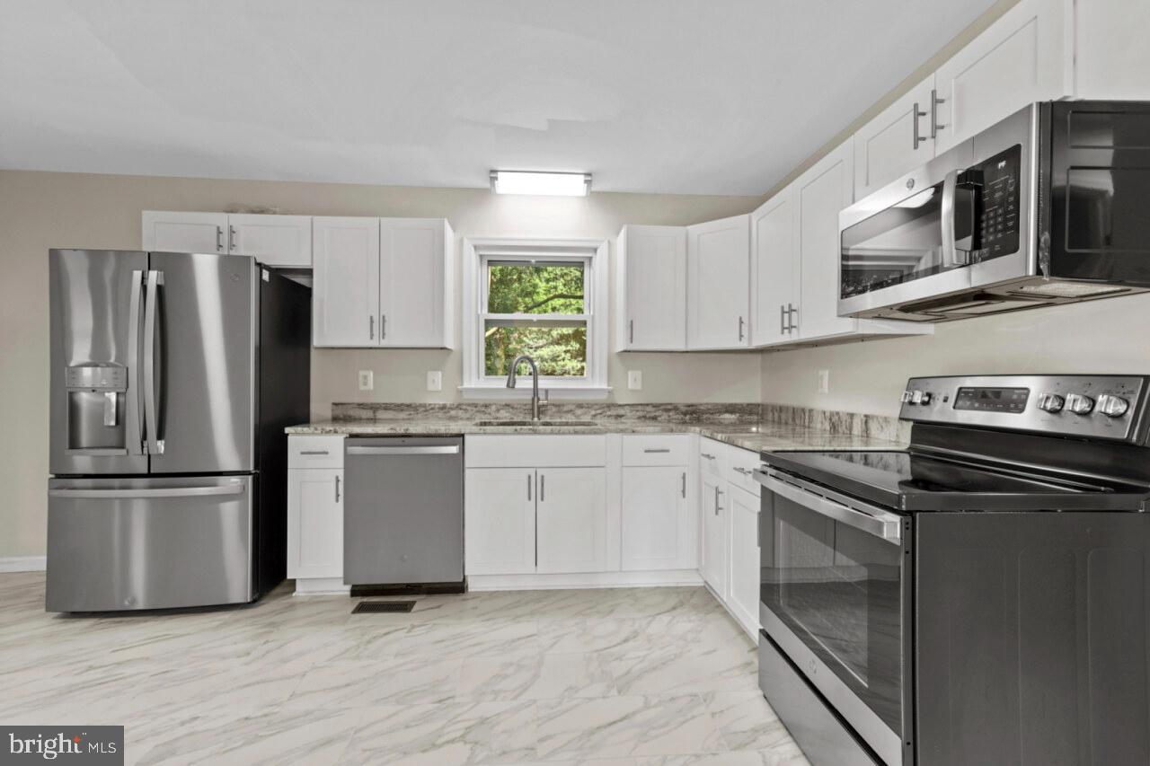 PBE CHRYSTAL LAKE - Residential