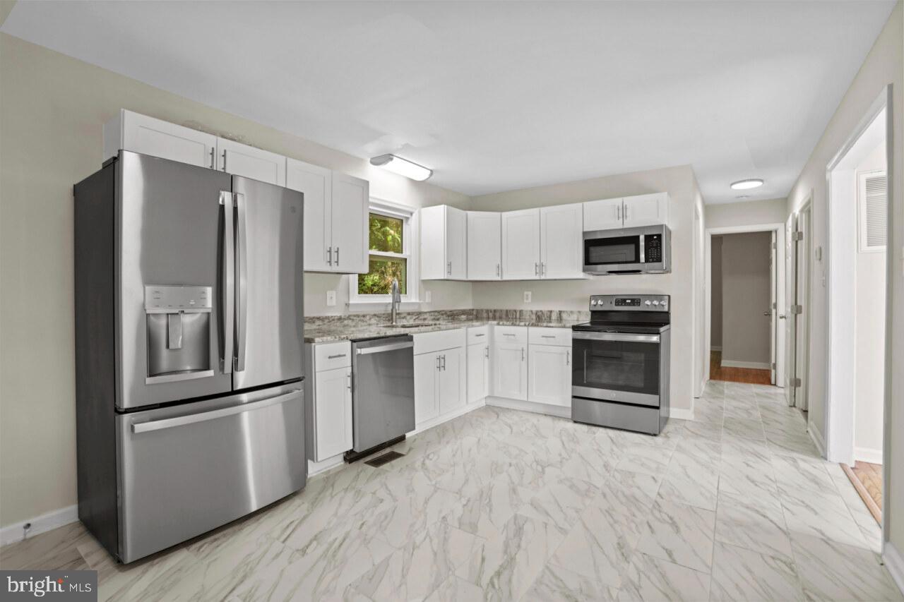 PBE CHRYSTAL LAKE - Residential