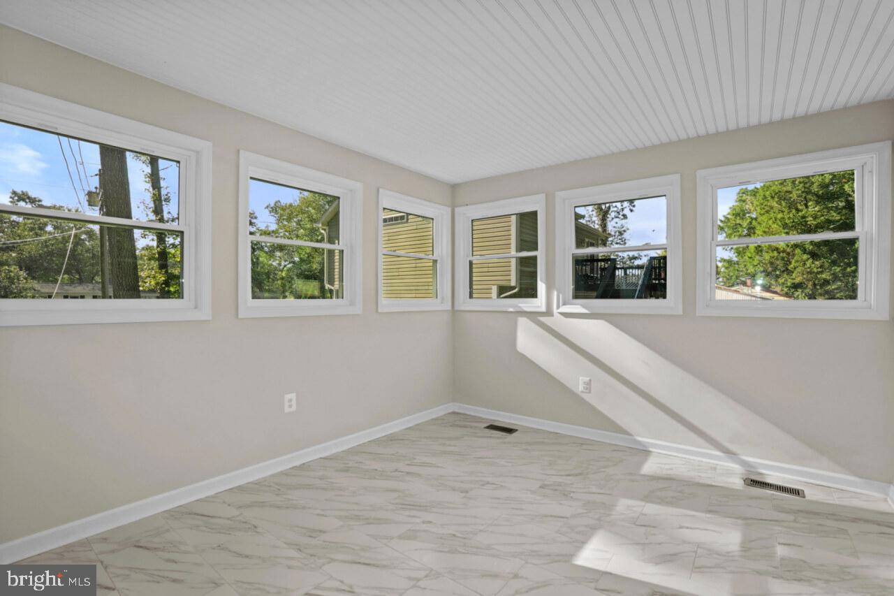 PBE CHRYSTAL LAKE - Residential