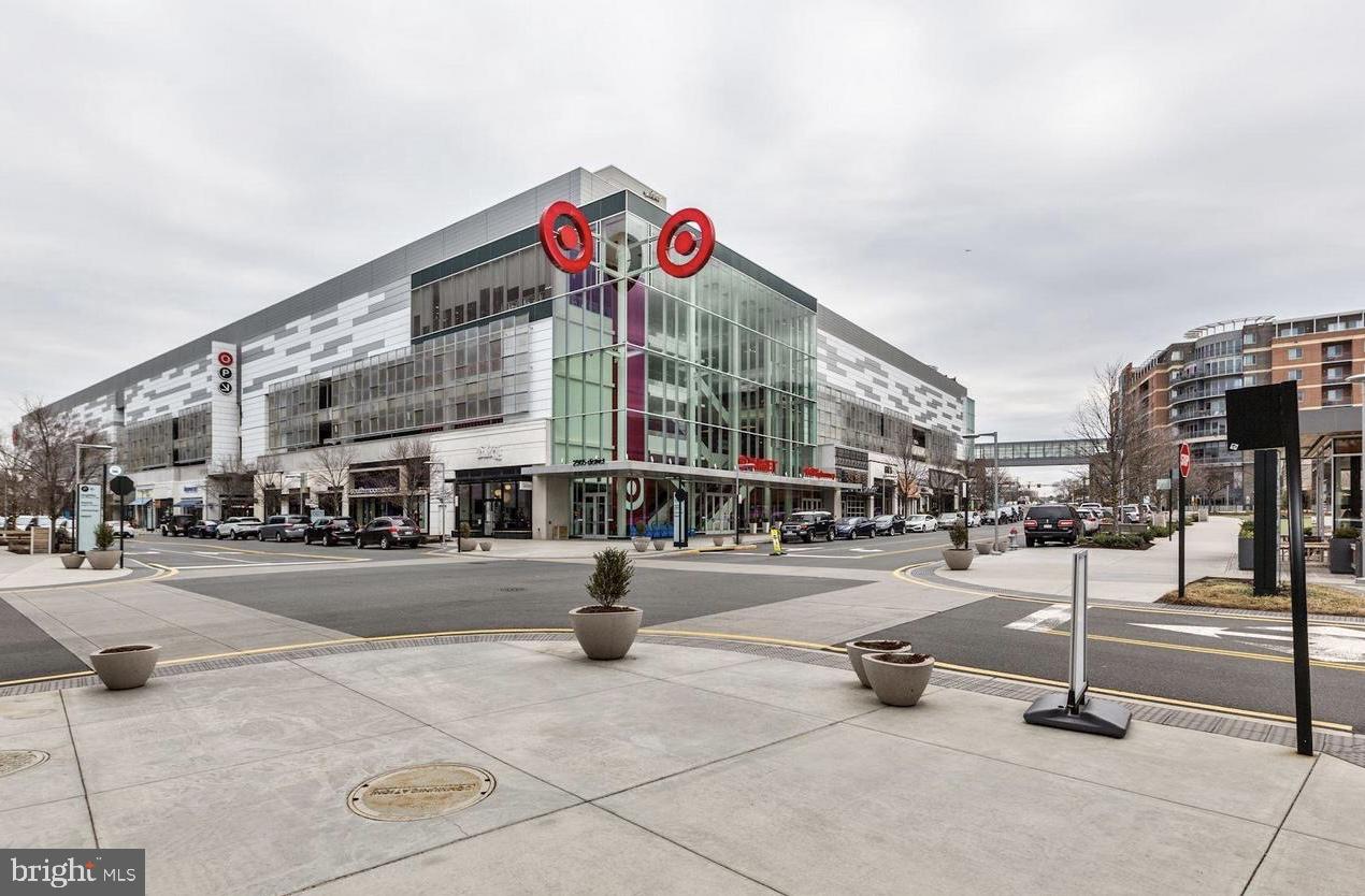 ALLIANCE CENTER - Commercial Sale