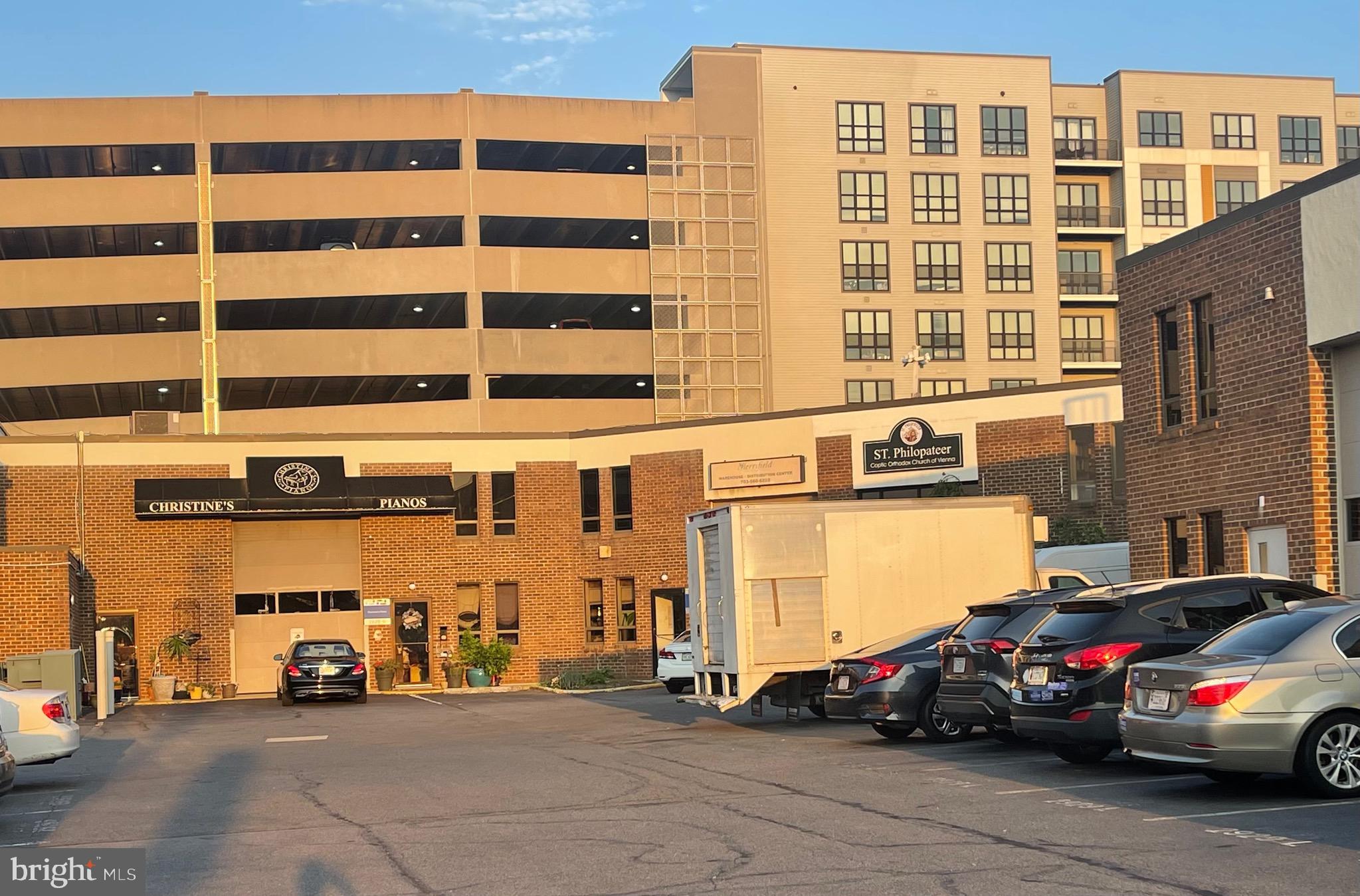 ALLIANCE CENTER - Commercial Sale