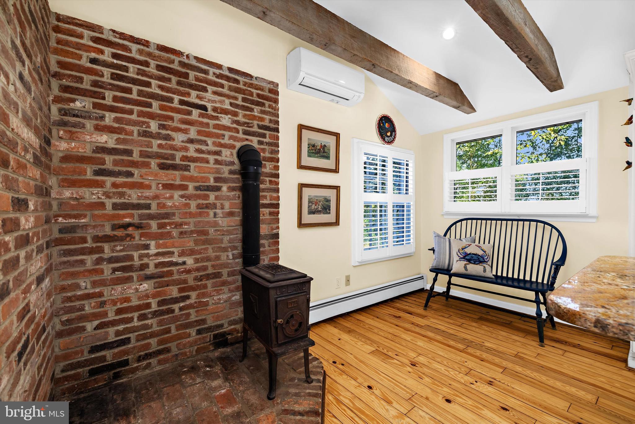 GRANNY BRANCH - Residential