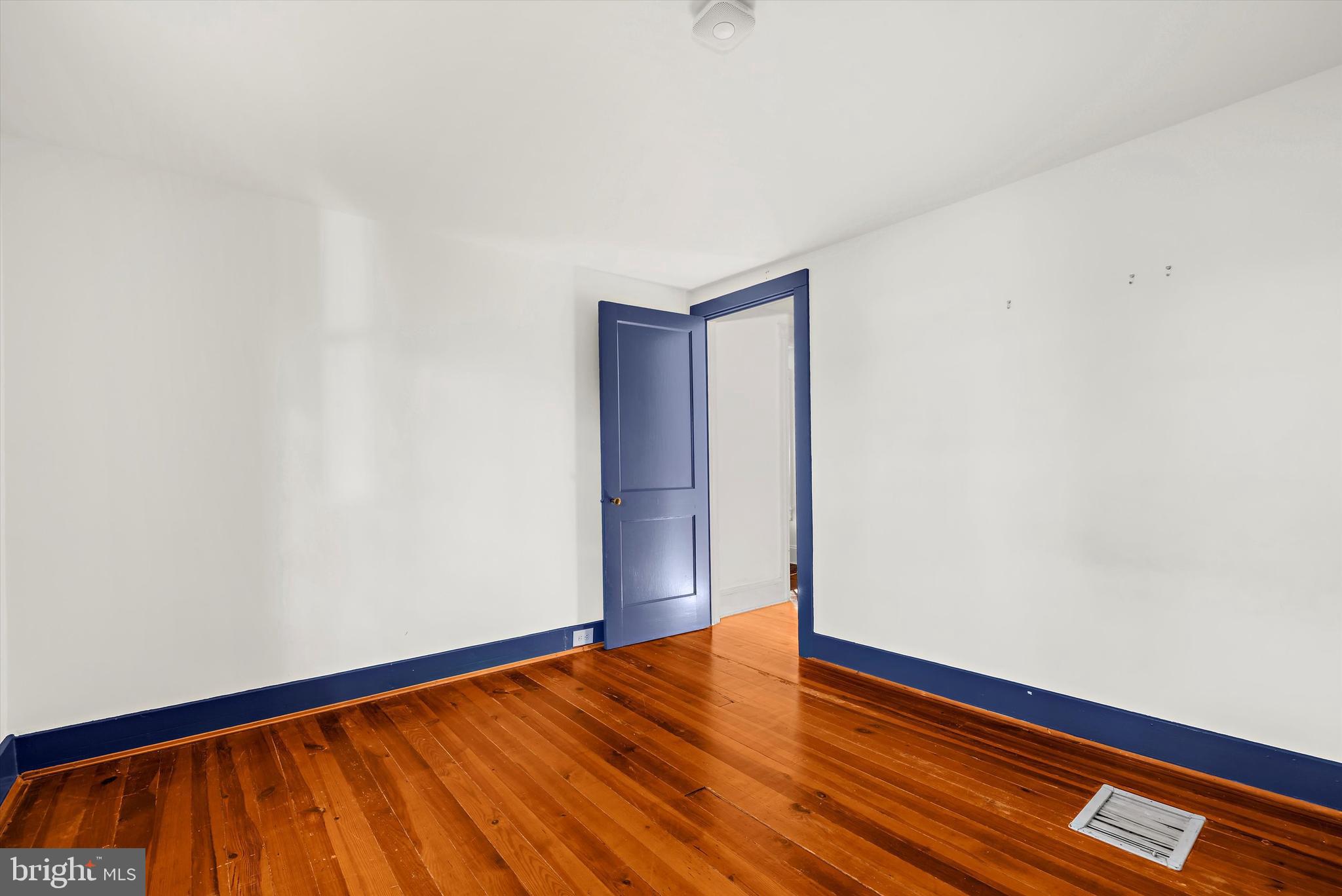 GRANNY BRANCH - Residential