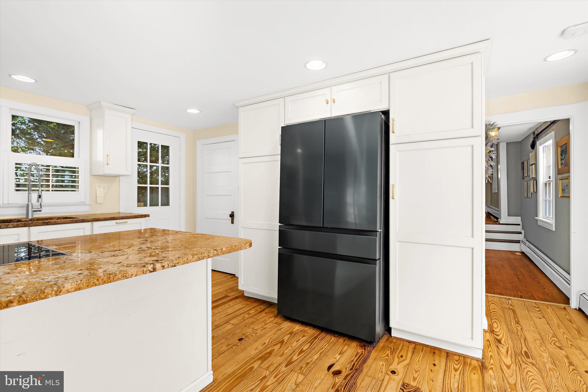 GRANNY BRANCH - Residential