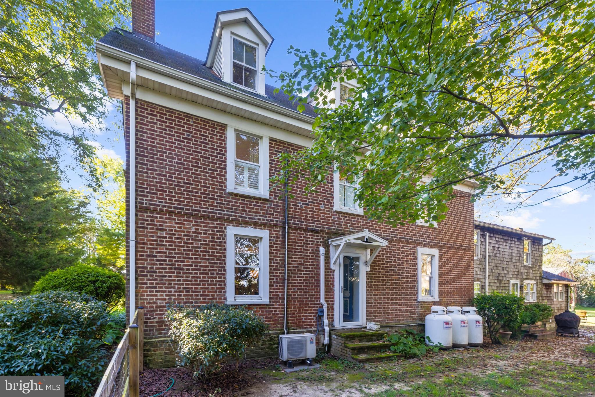 GRANNY BRANCH - Residential