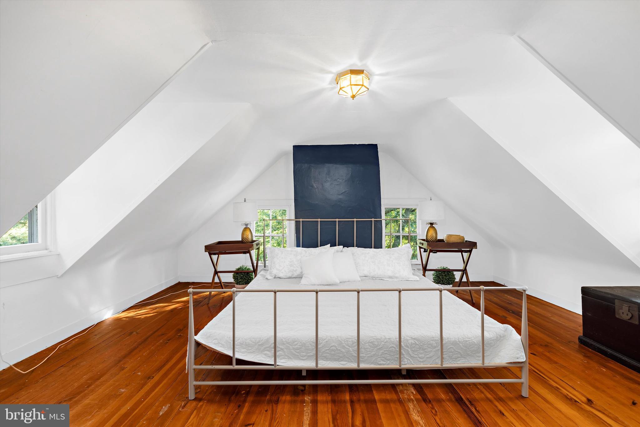 GRANNY BRANCH - Residential