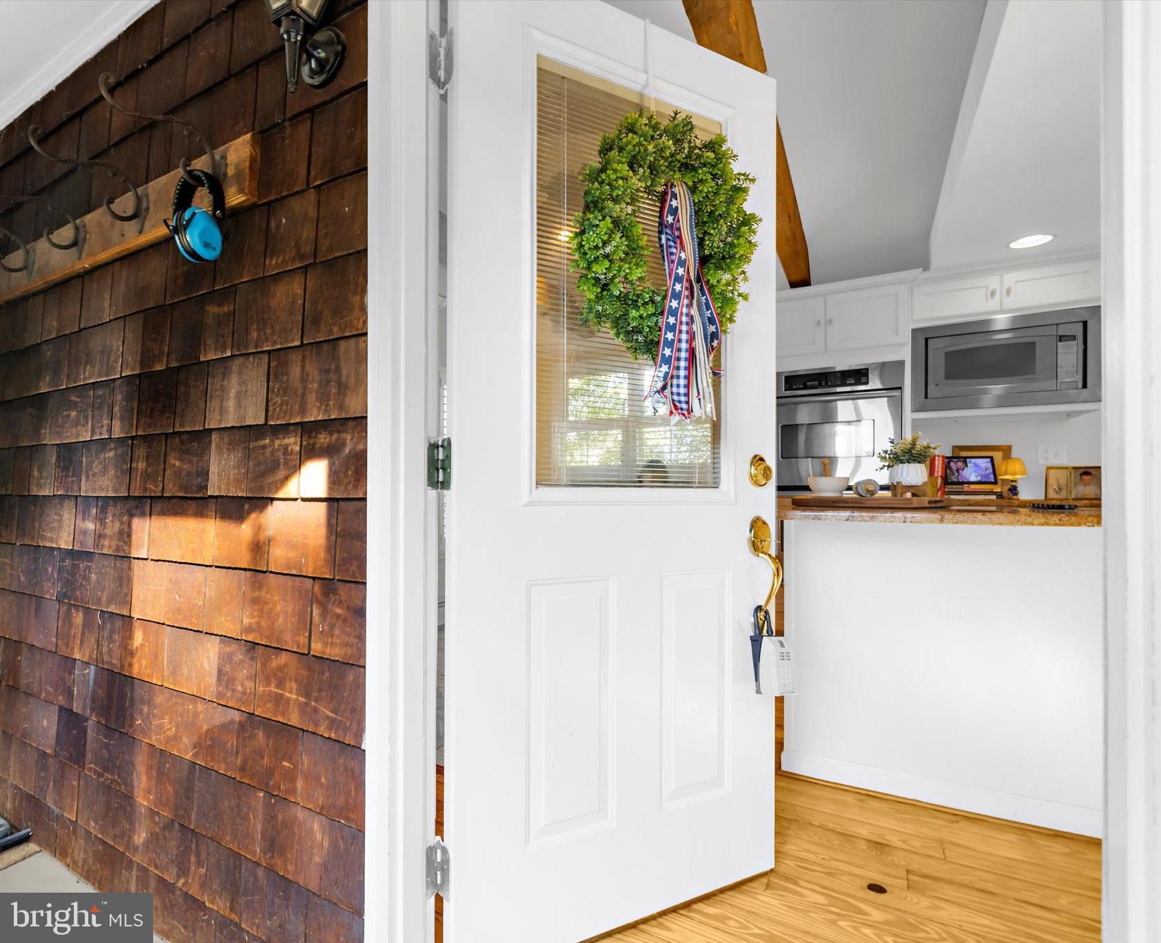 GRANNY BRANCH - Residential