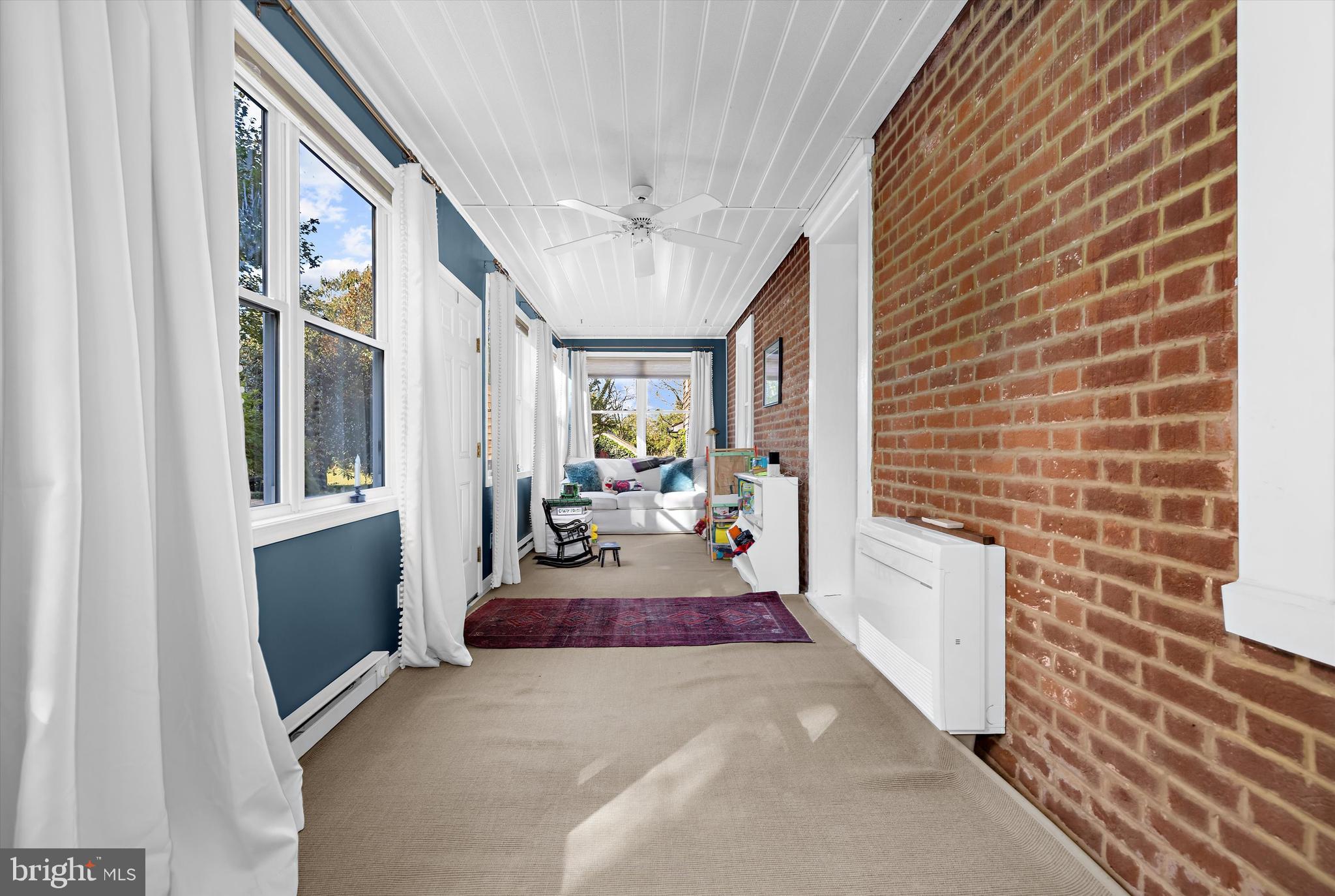 GRANNY BRANCH - Residential