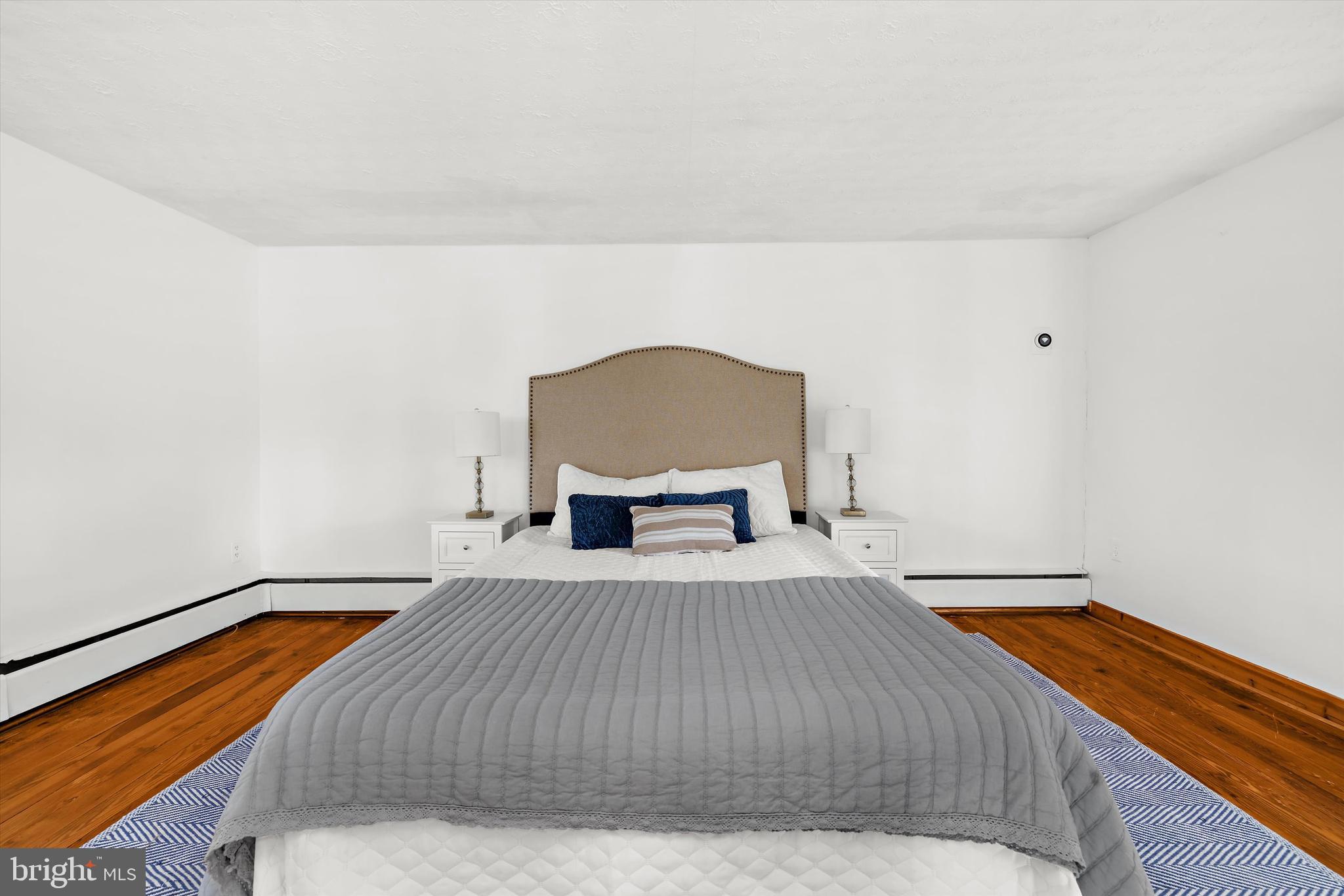 GRANNY BRANCH - Residential