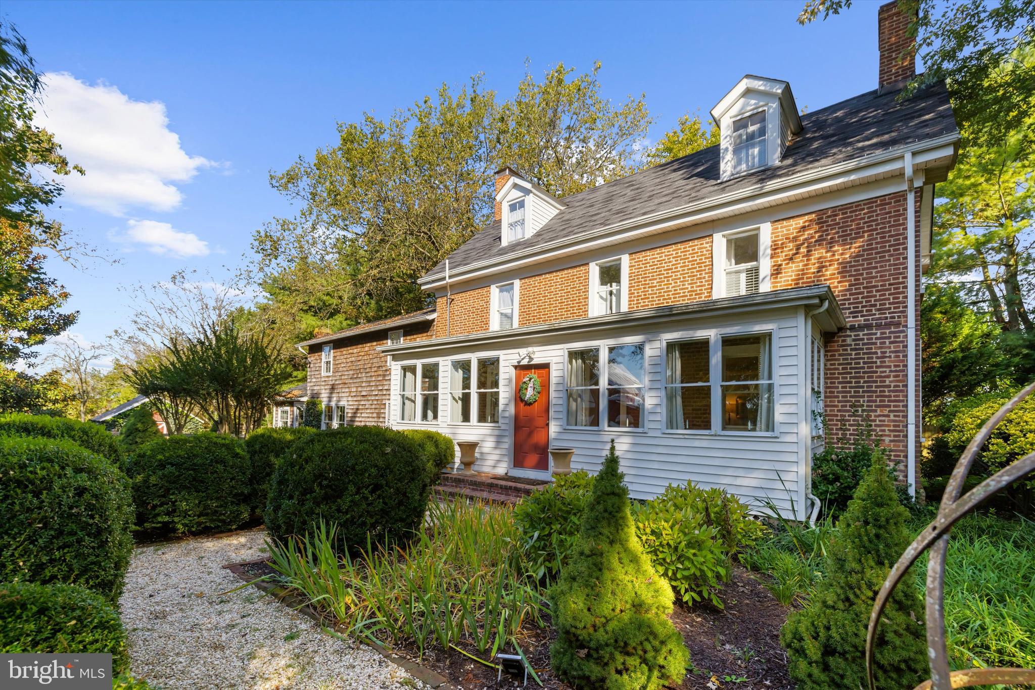 GRANNY BRANCH - Residential