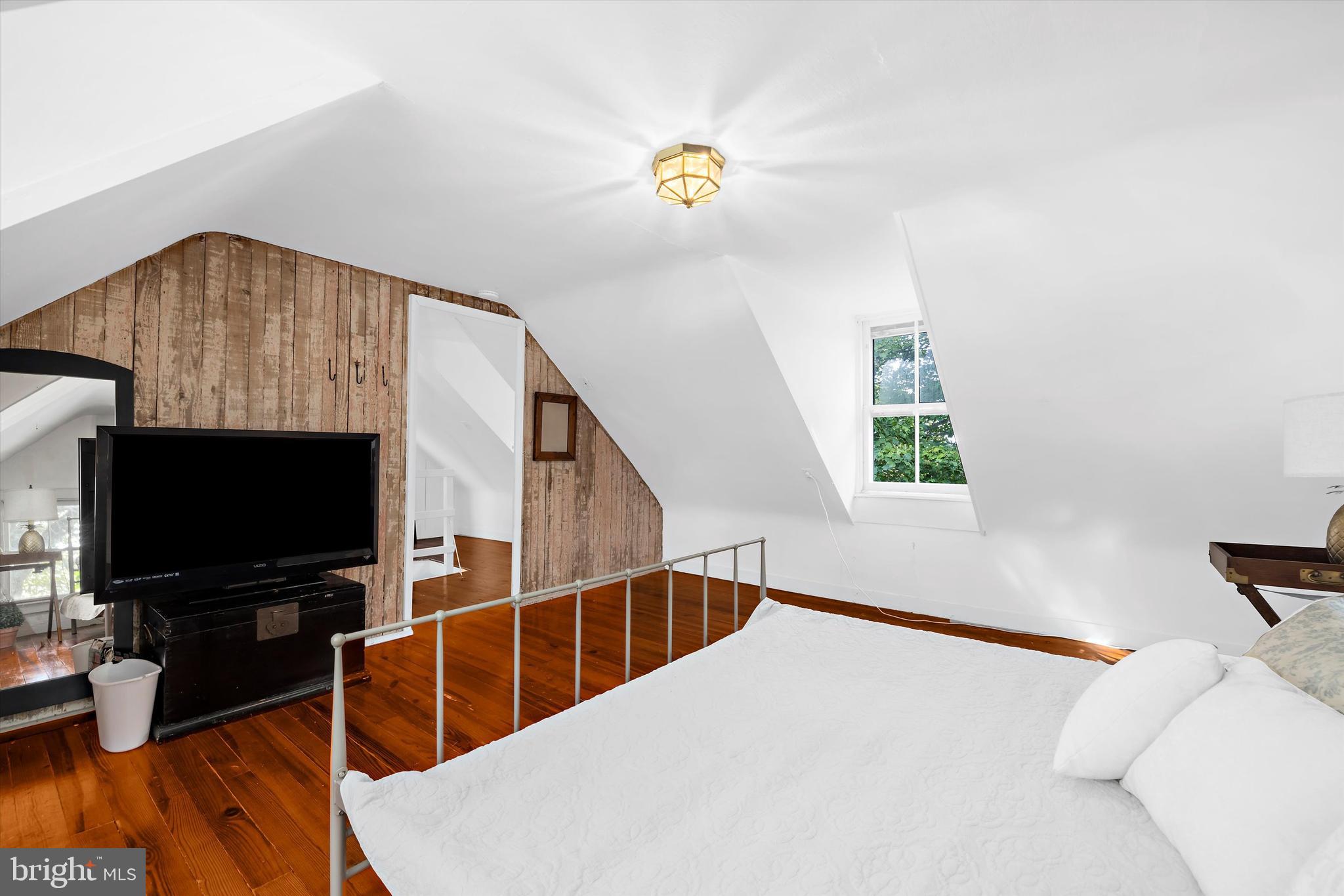 GRANNY BRANCH - Residential