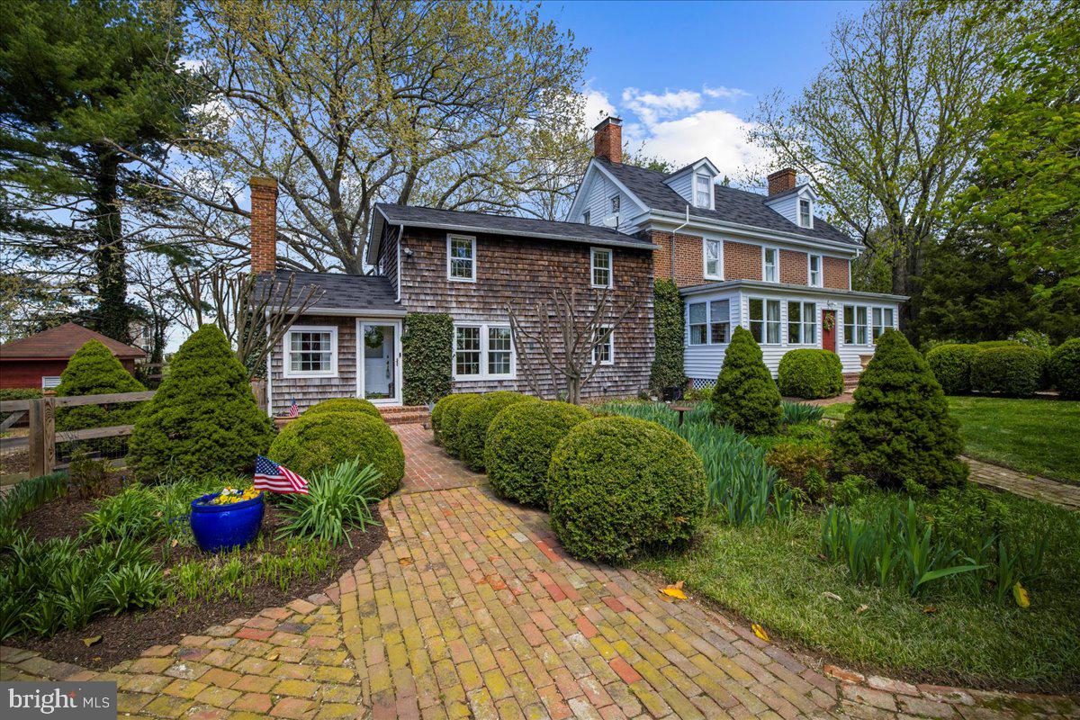 GRANNY BRANCH - Residential