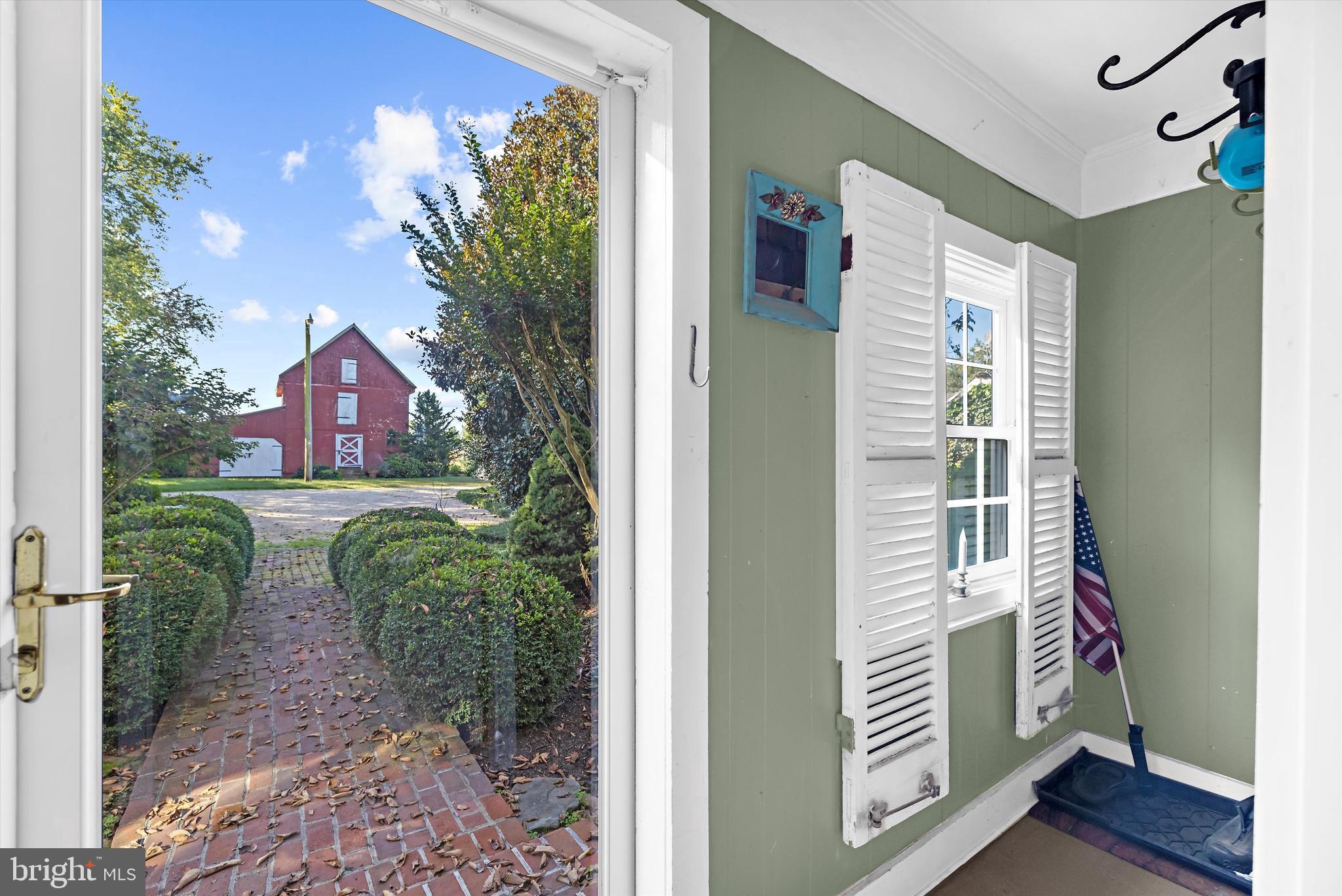 GRANNY BRANCH - Residential