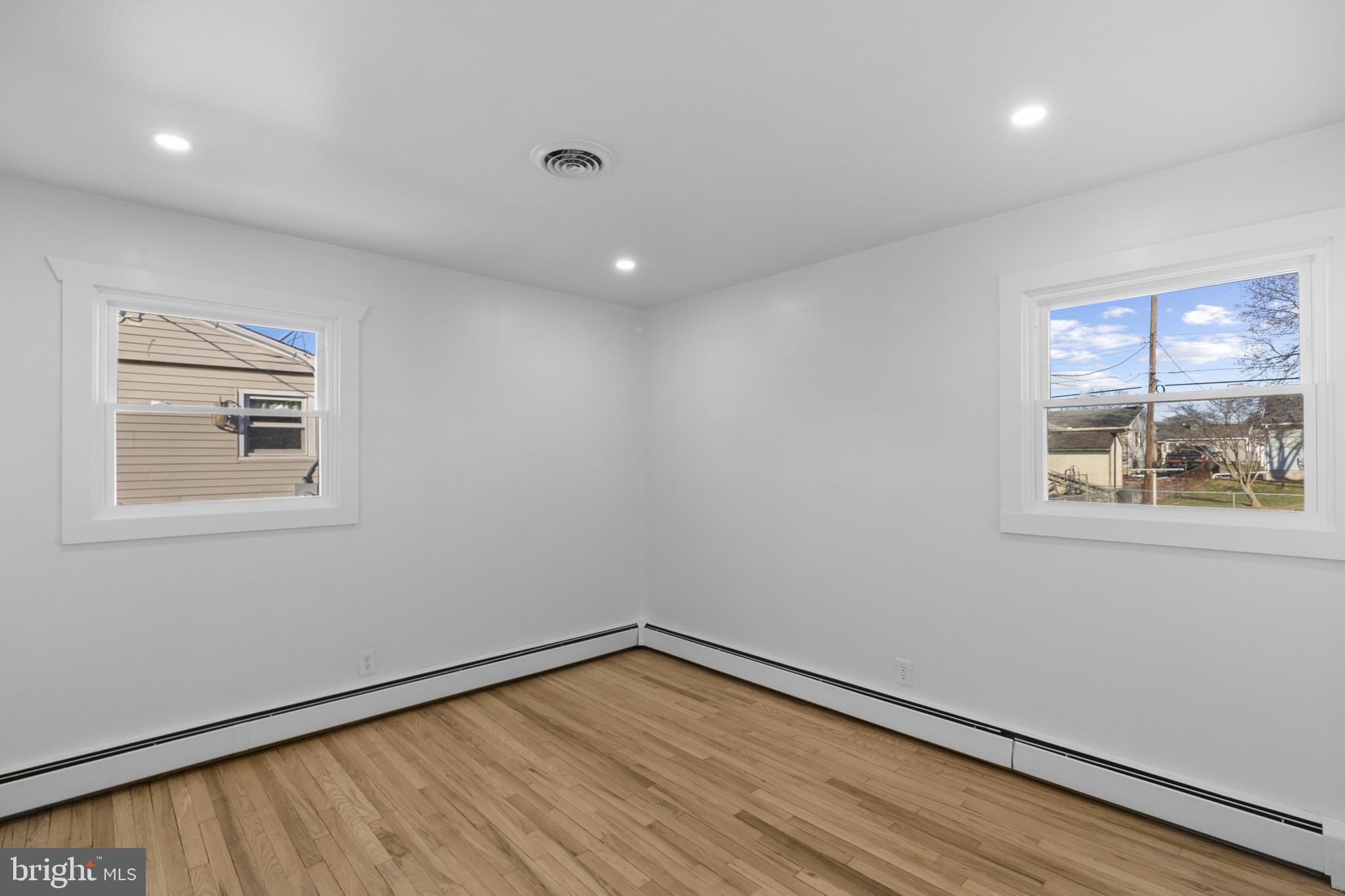 SHARONDALE - Residential