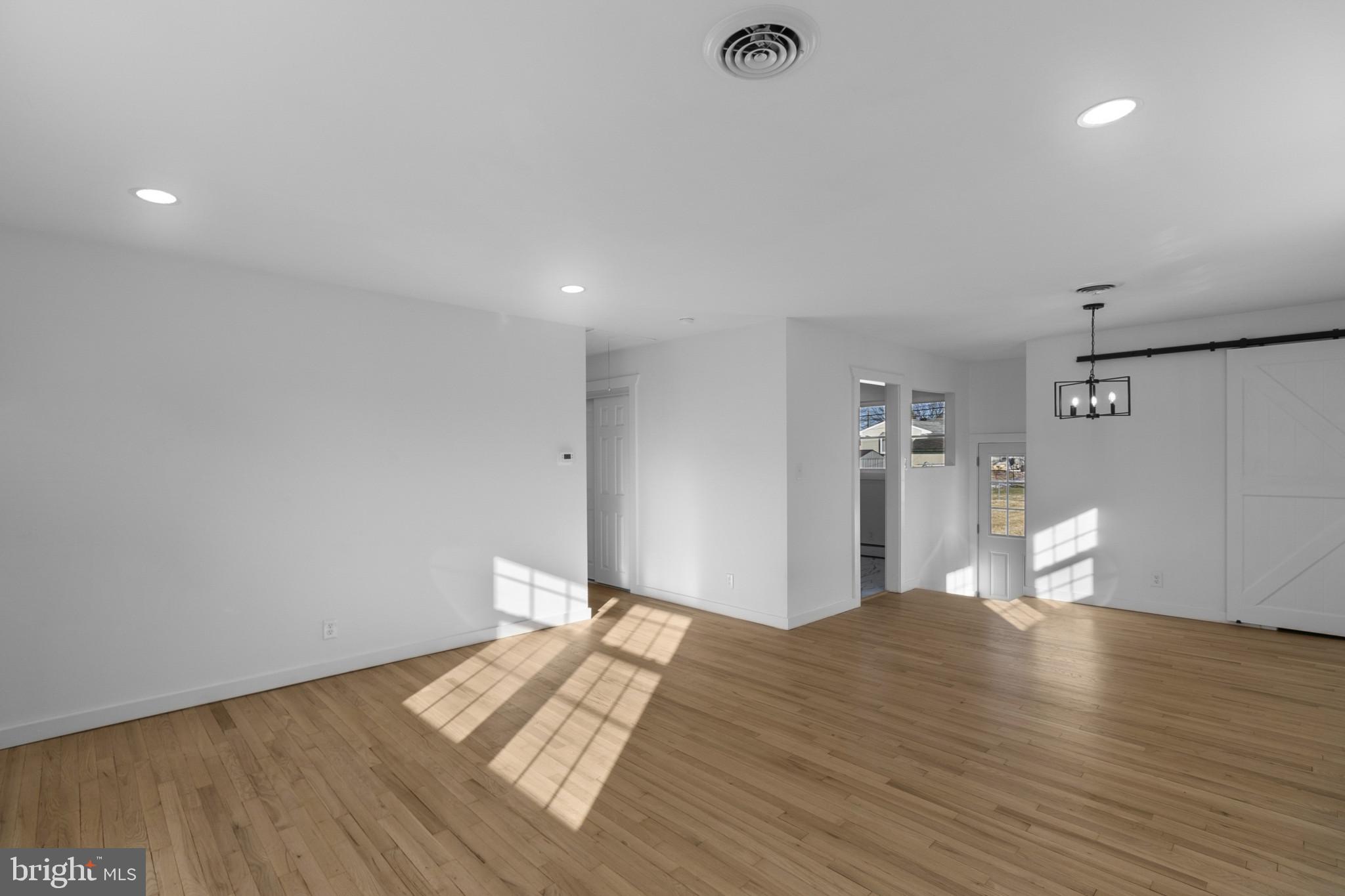 SHARONDALE - Residential