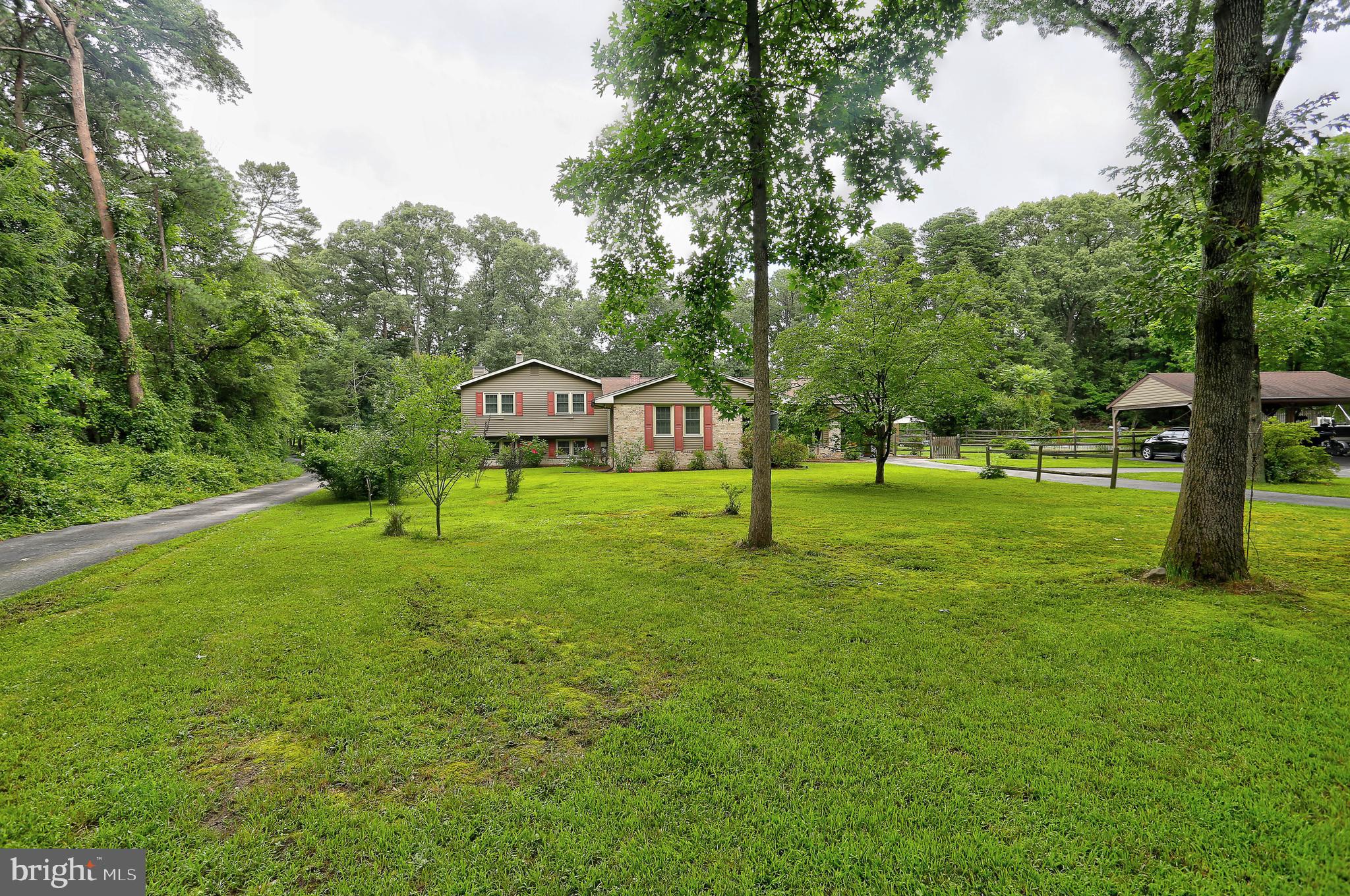 210 PINEWOOD DRIVE