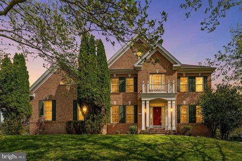 Photo of 42758 Glenside Drive, BRAMBLETON, VA 20148 (MLS # VALO2120242)