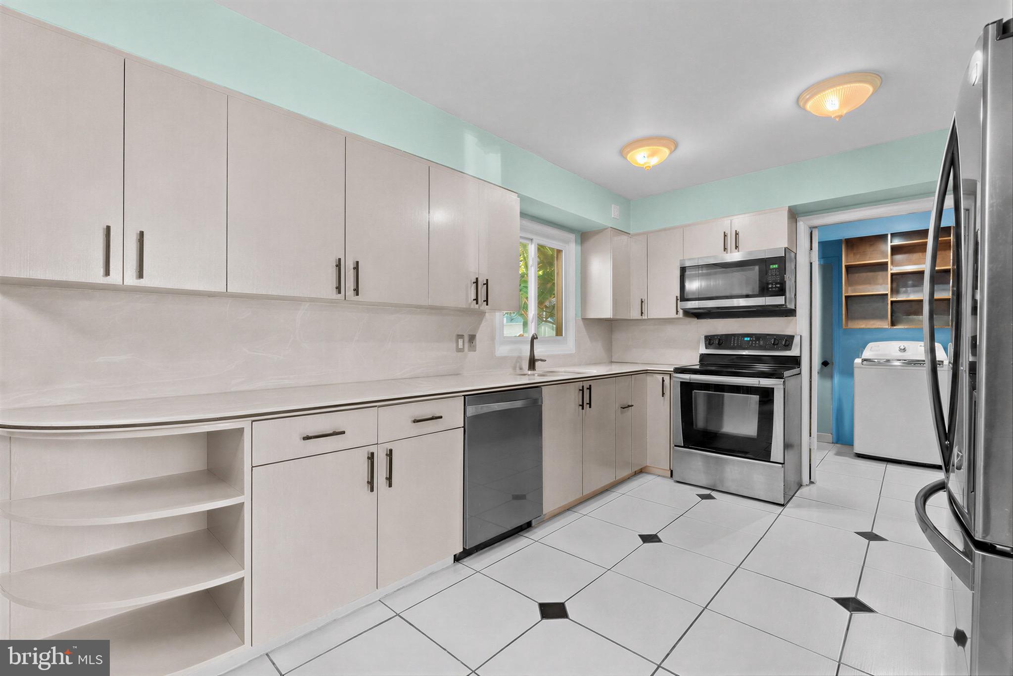 2406 KENLY PLACE