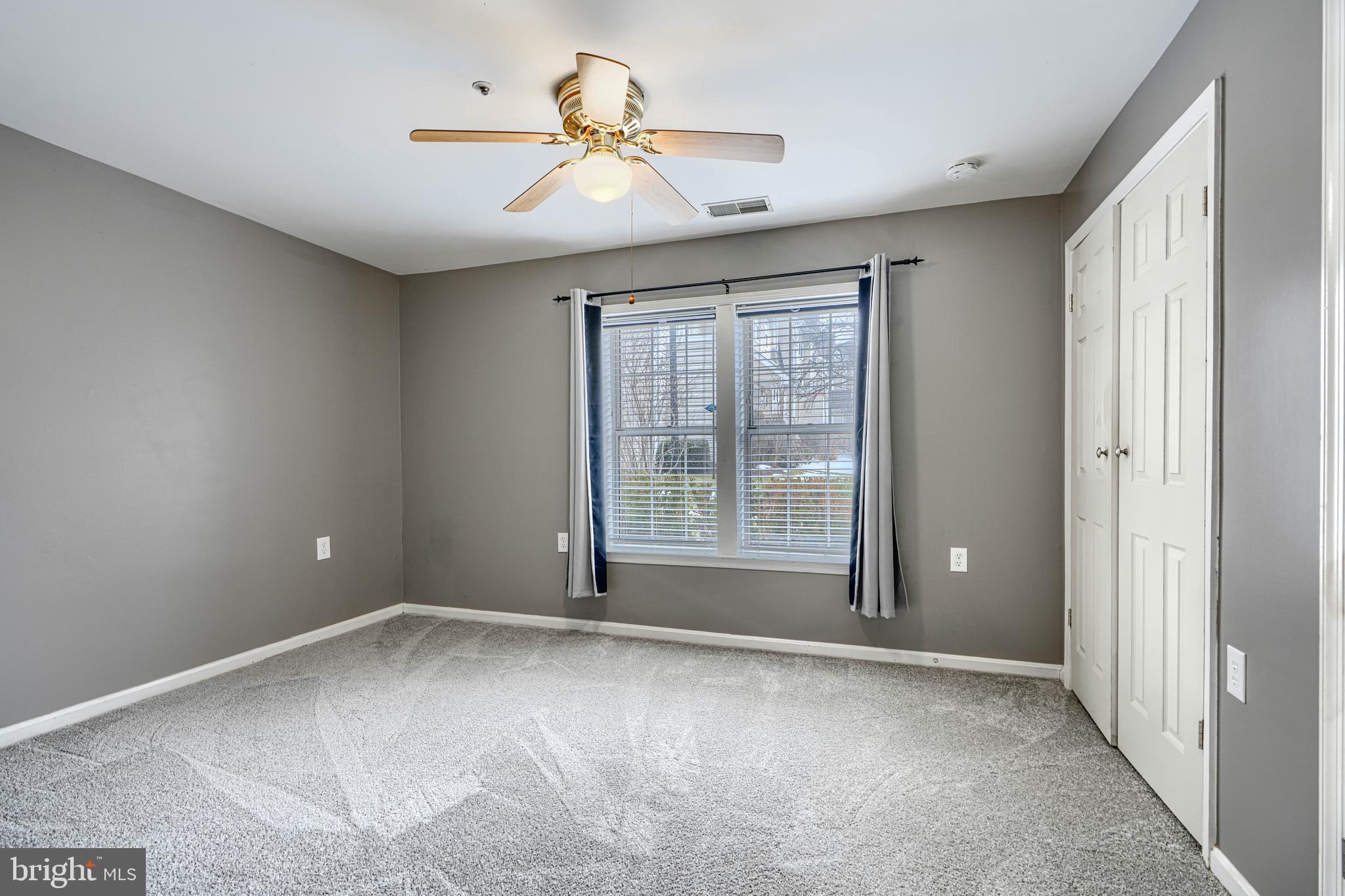 LAUREL LAKES - Residential