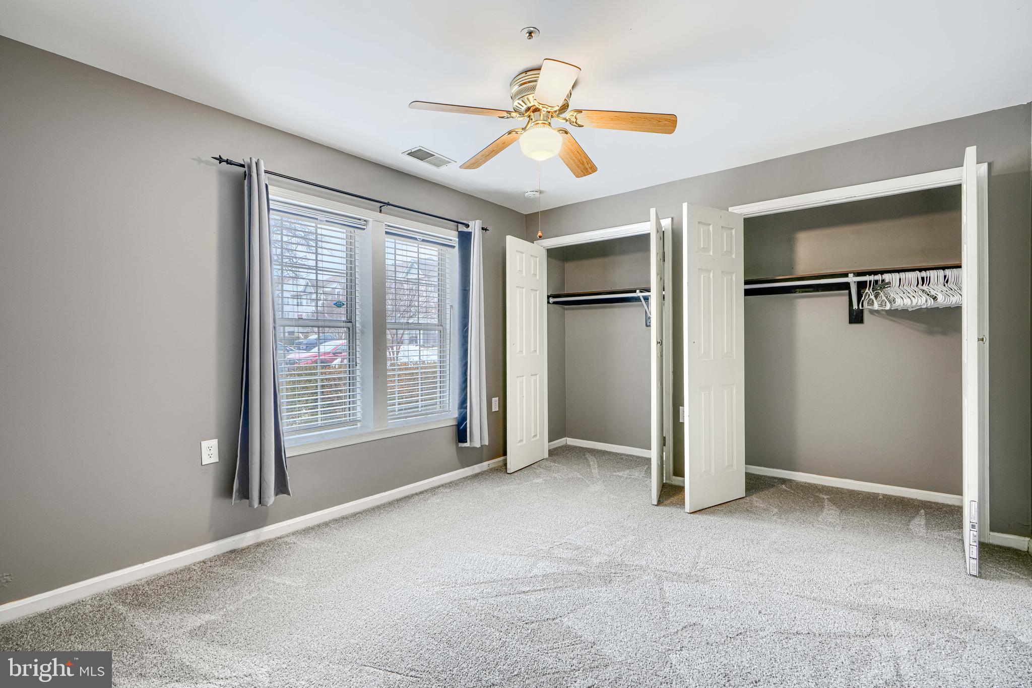 LAUREL LAKES - Residential