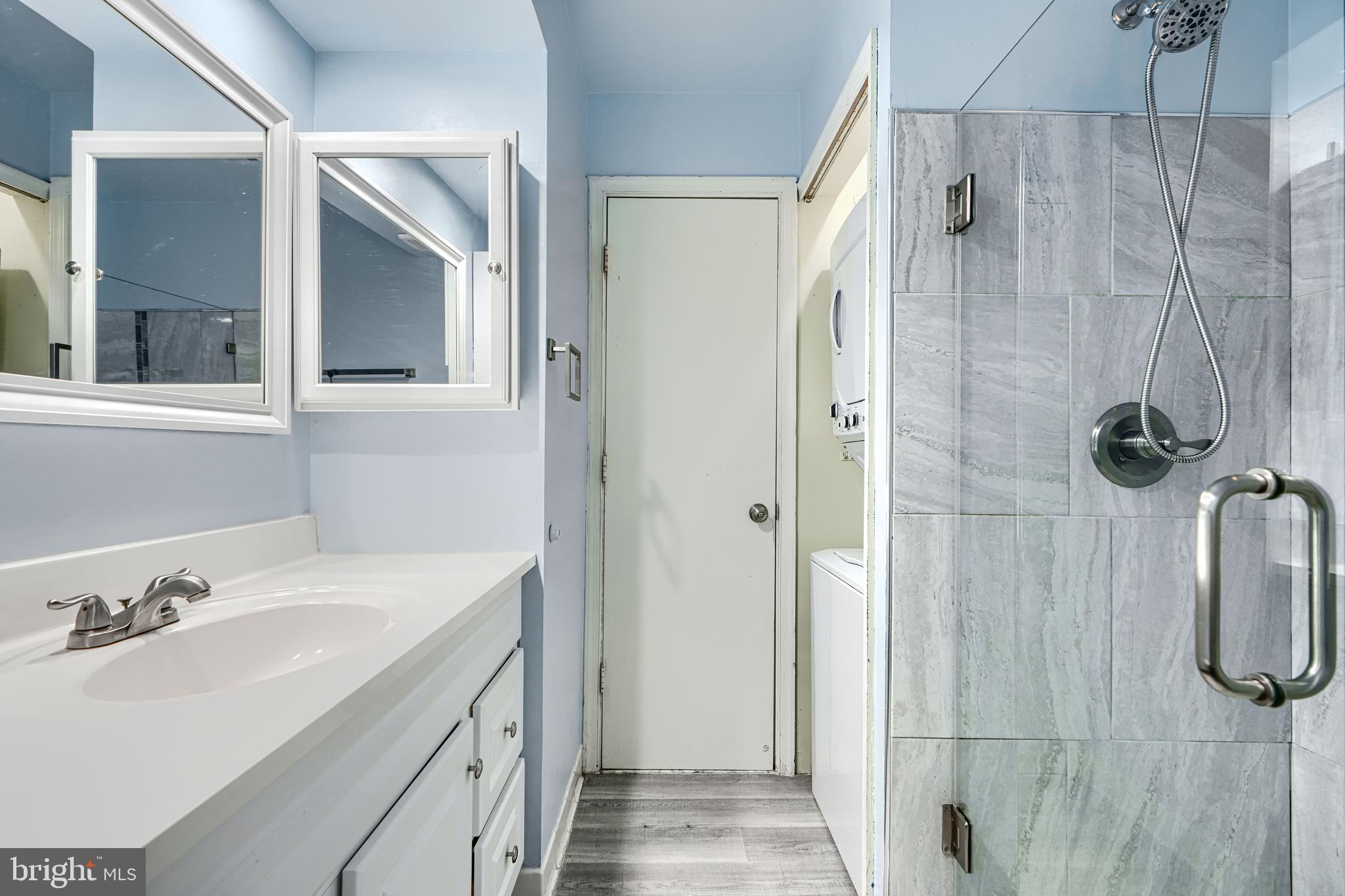 LAUREL LAKES - Residential