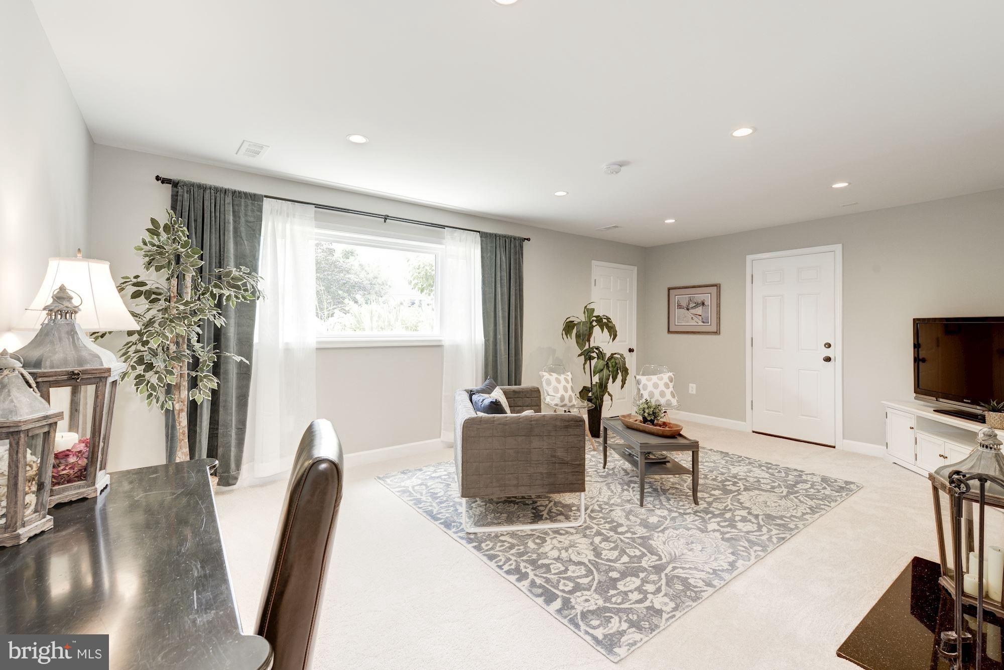 OAKCREST - Residential