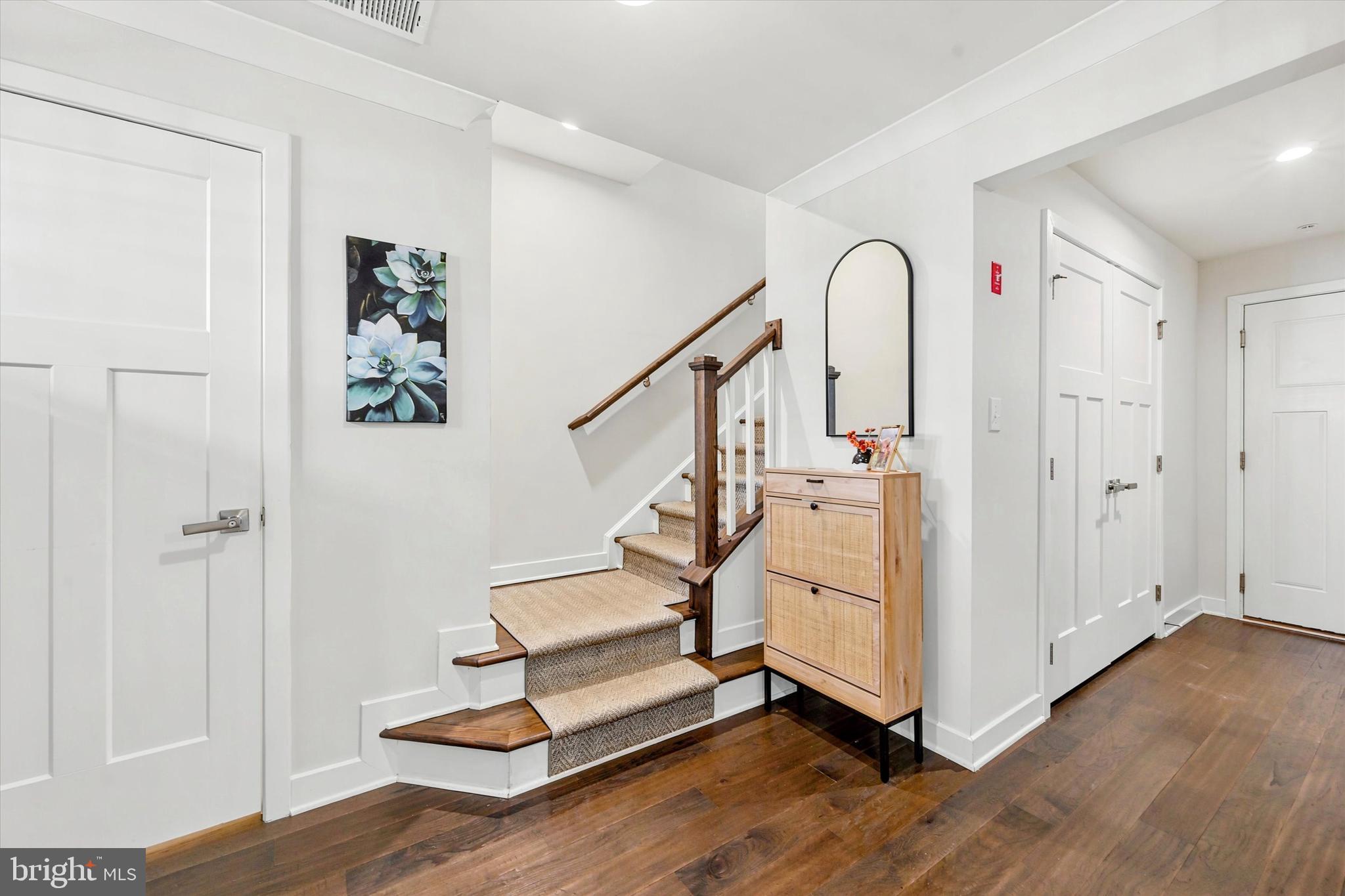 6 SHERMAN ALLEY