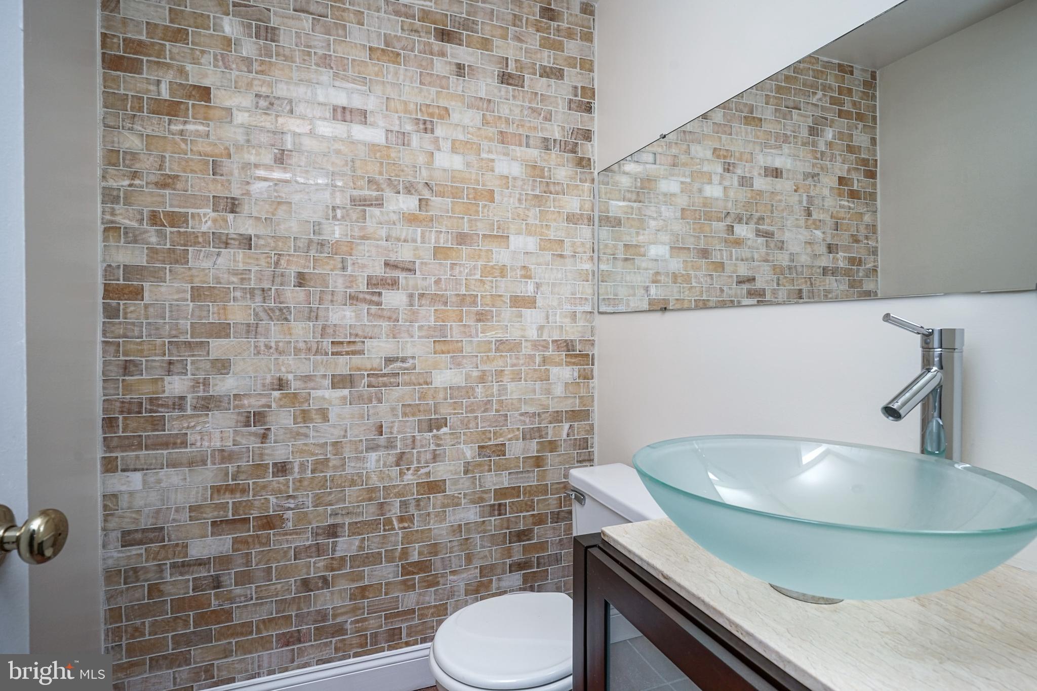 QUEEN VILLAGE - Residential Lease