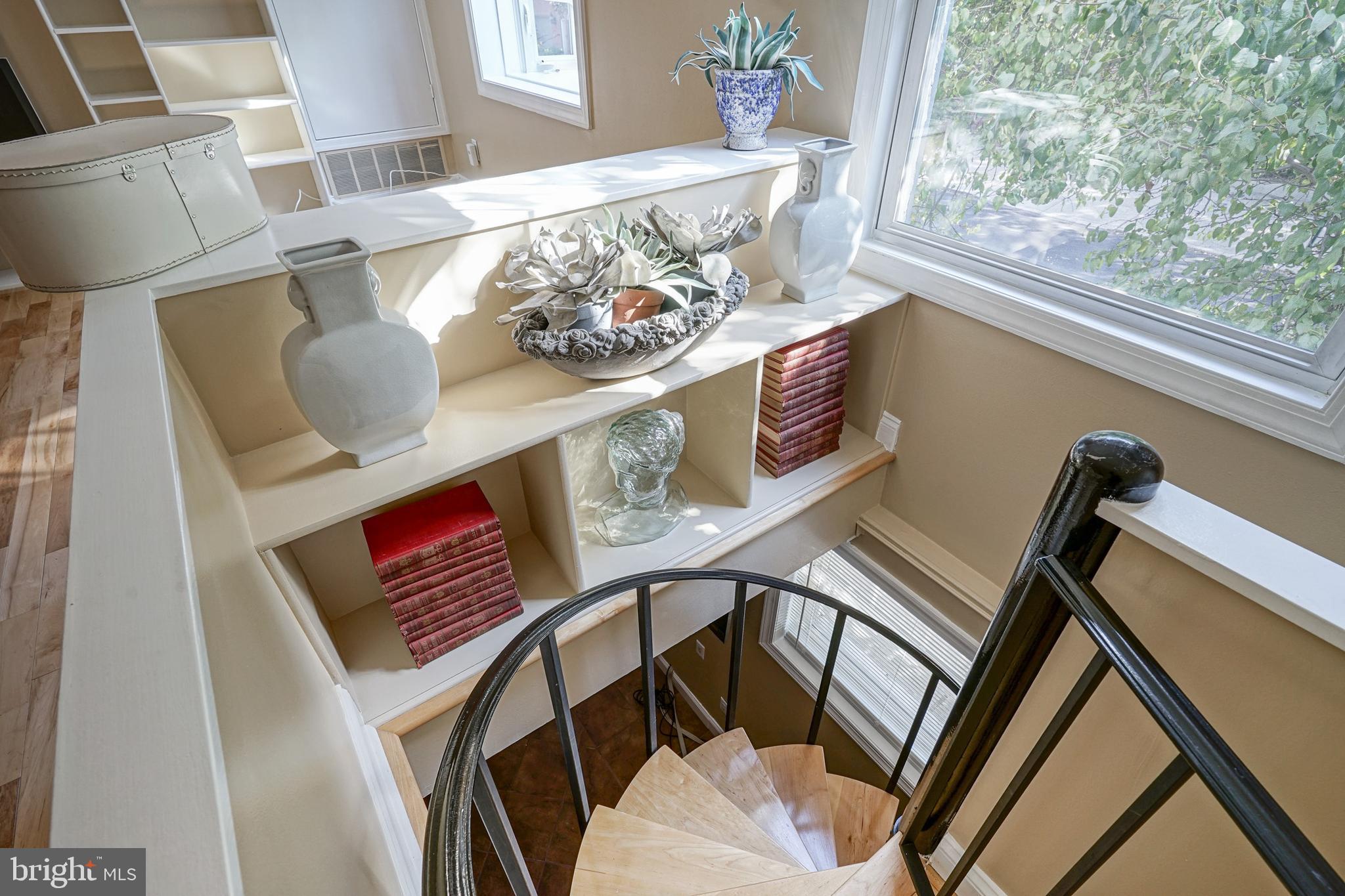 QUEEN VILLAGE - Residential Lease