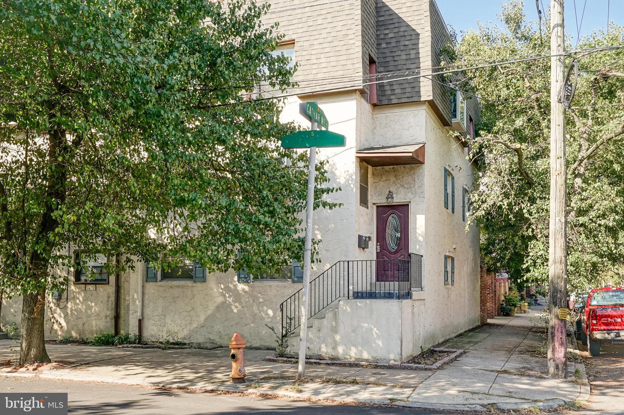 QUEEN VILLAGE - Residential Lease