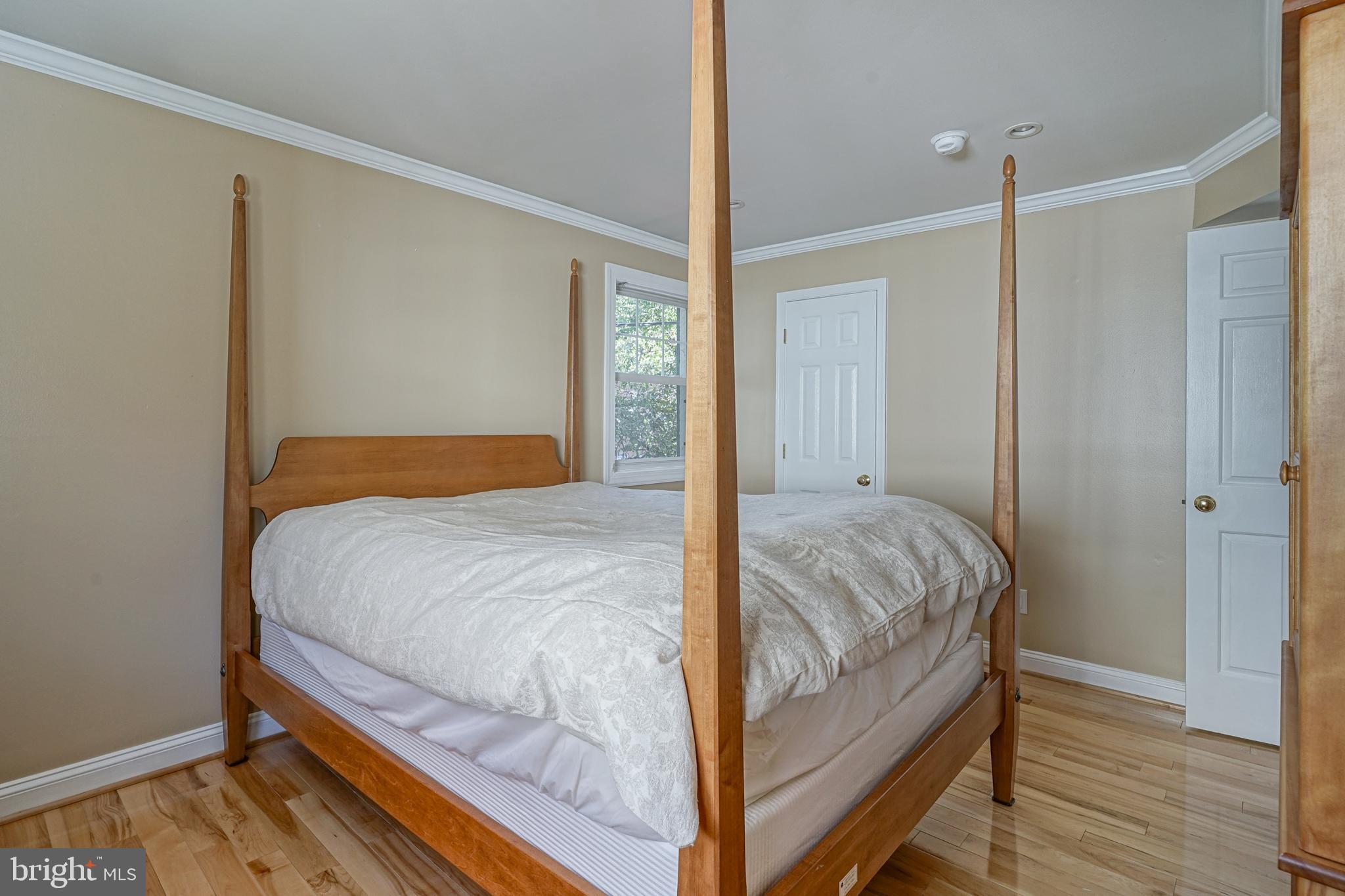 QUEEN VILLAGE - Residential Lease