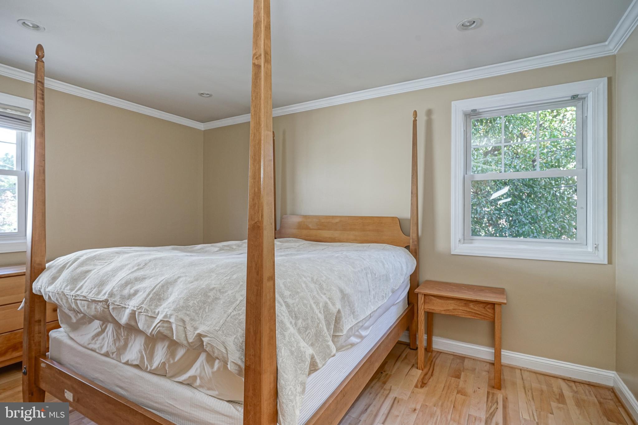 QUEEN VILLAGE - Residential Lease