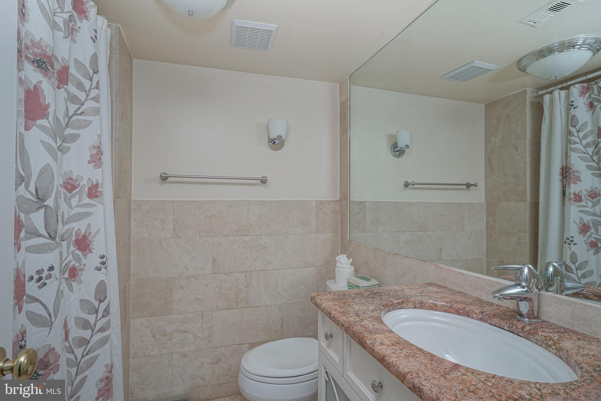 QUEEN VILLAGE - Residential Lease