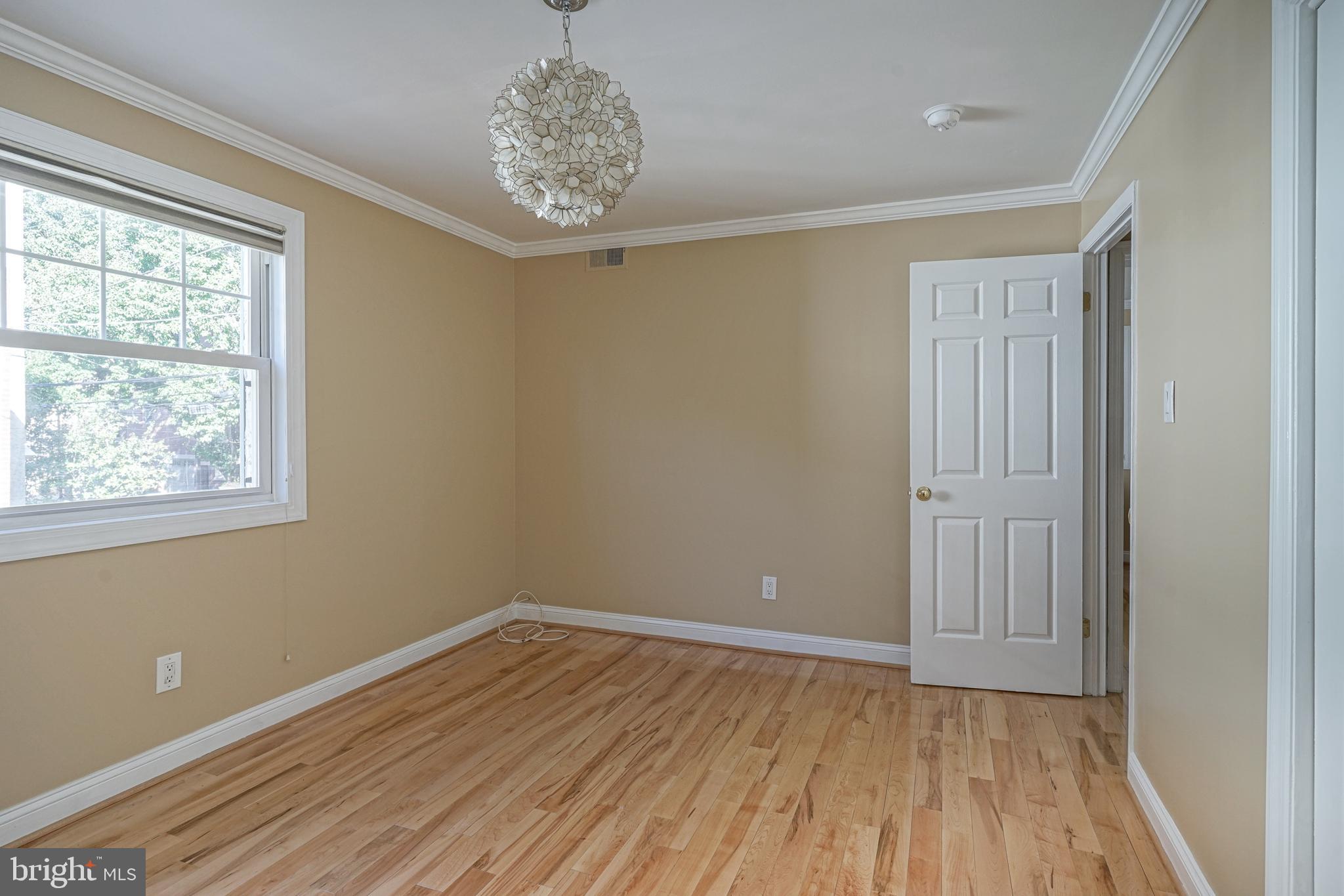 QUEEN VILLAGE - Residential Lease