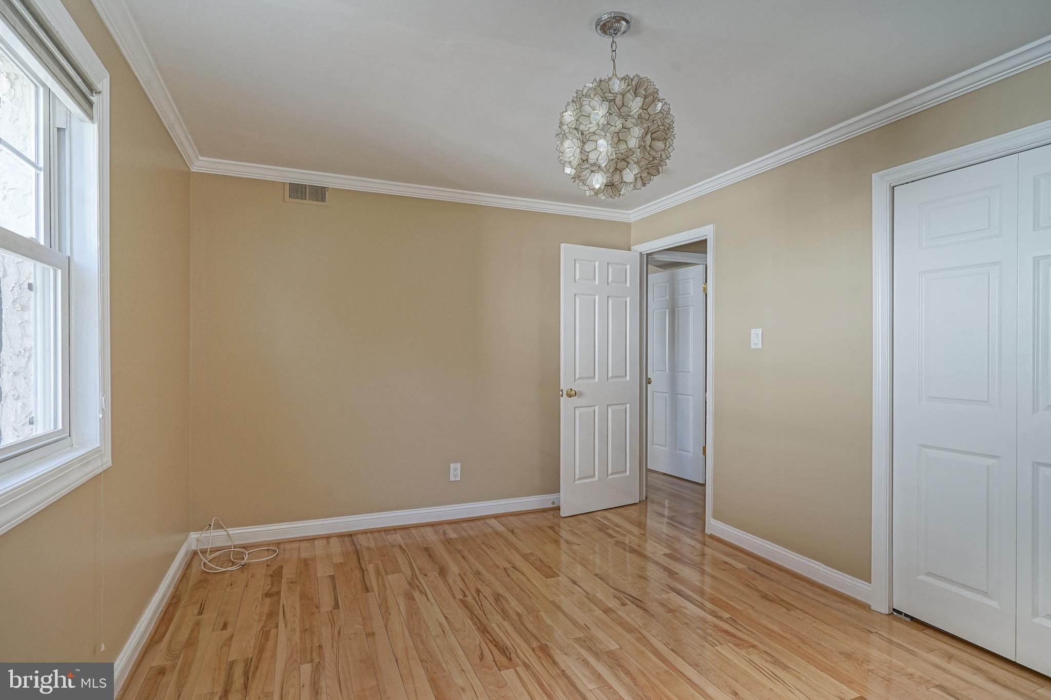 QUEEN VILLAGE - Residential Lease