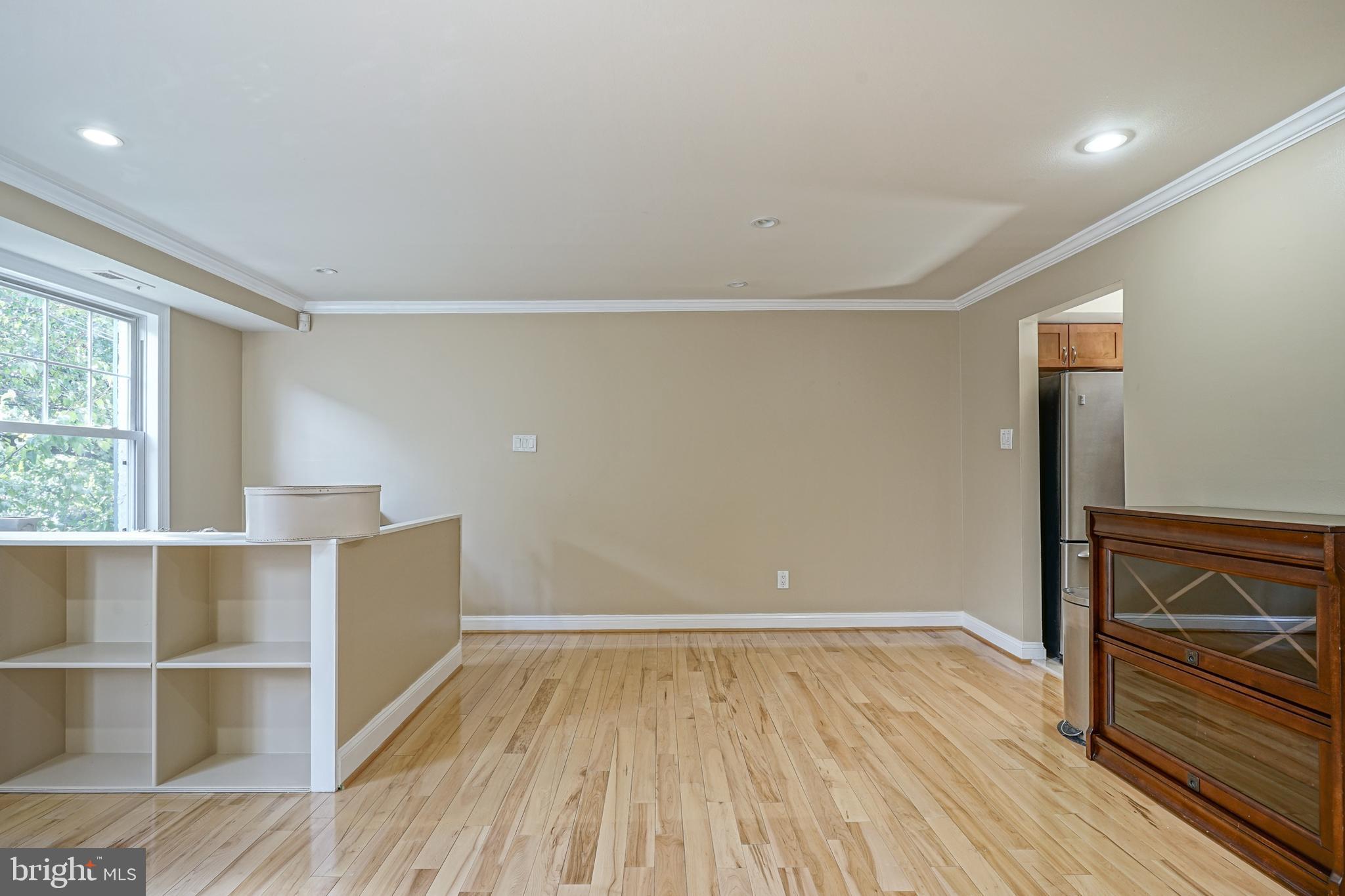 QUEEN VILLAGE - Residential Lease