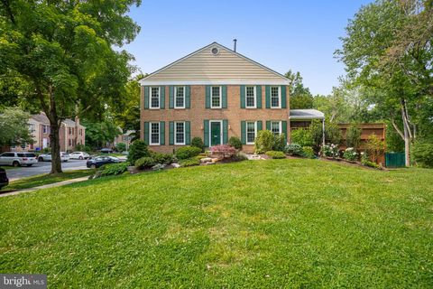 Photo of 11316 PALISADES CT, KENSINGTON, MD 20895 (MLS # MDMC2093154)