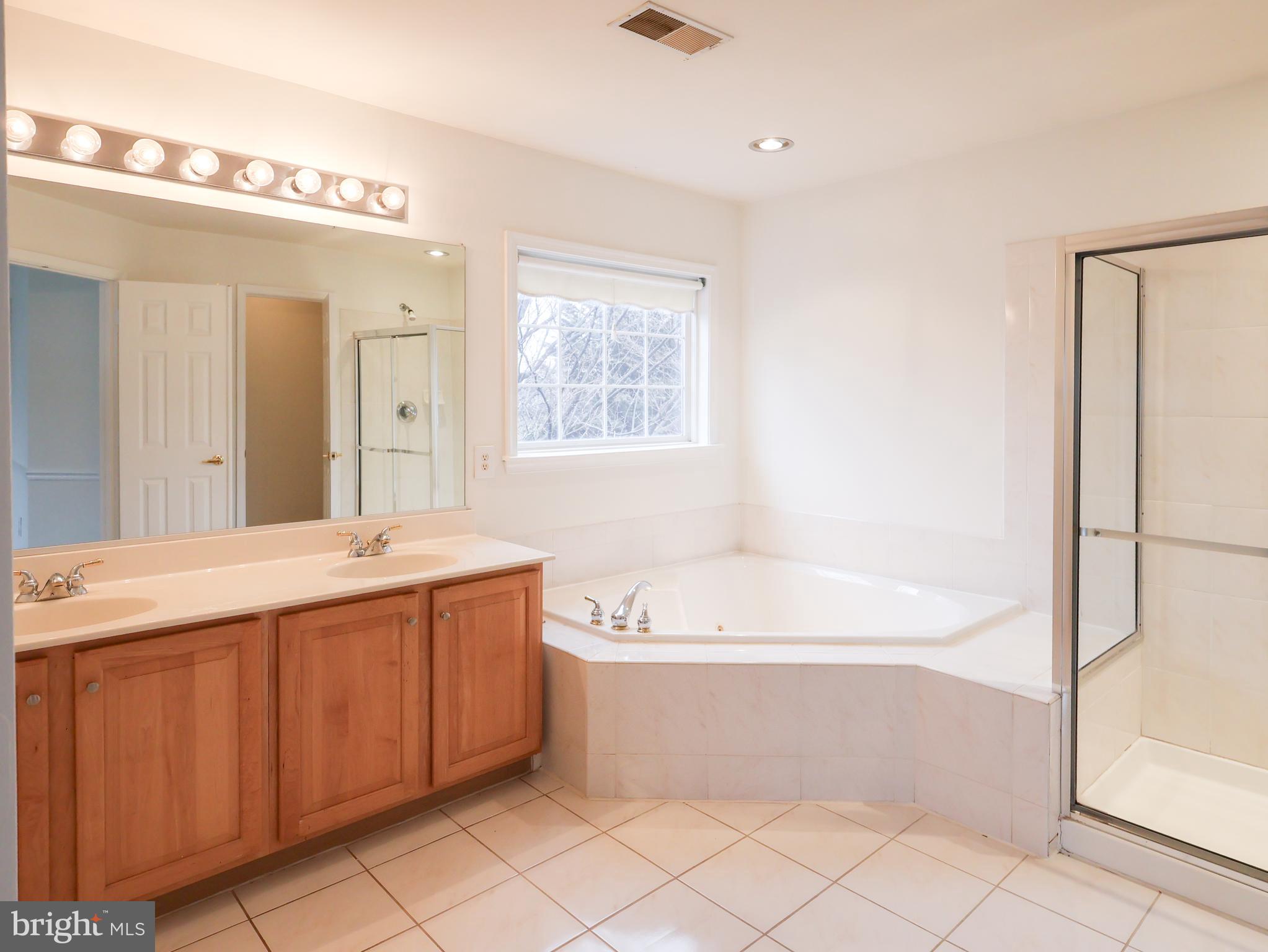 GREY ROCK VILLAS - Residential